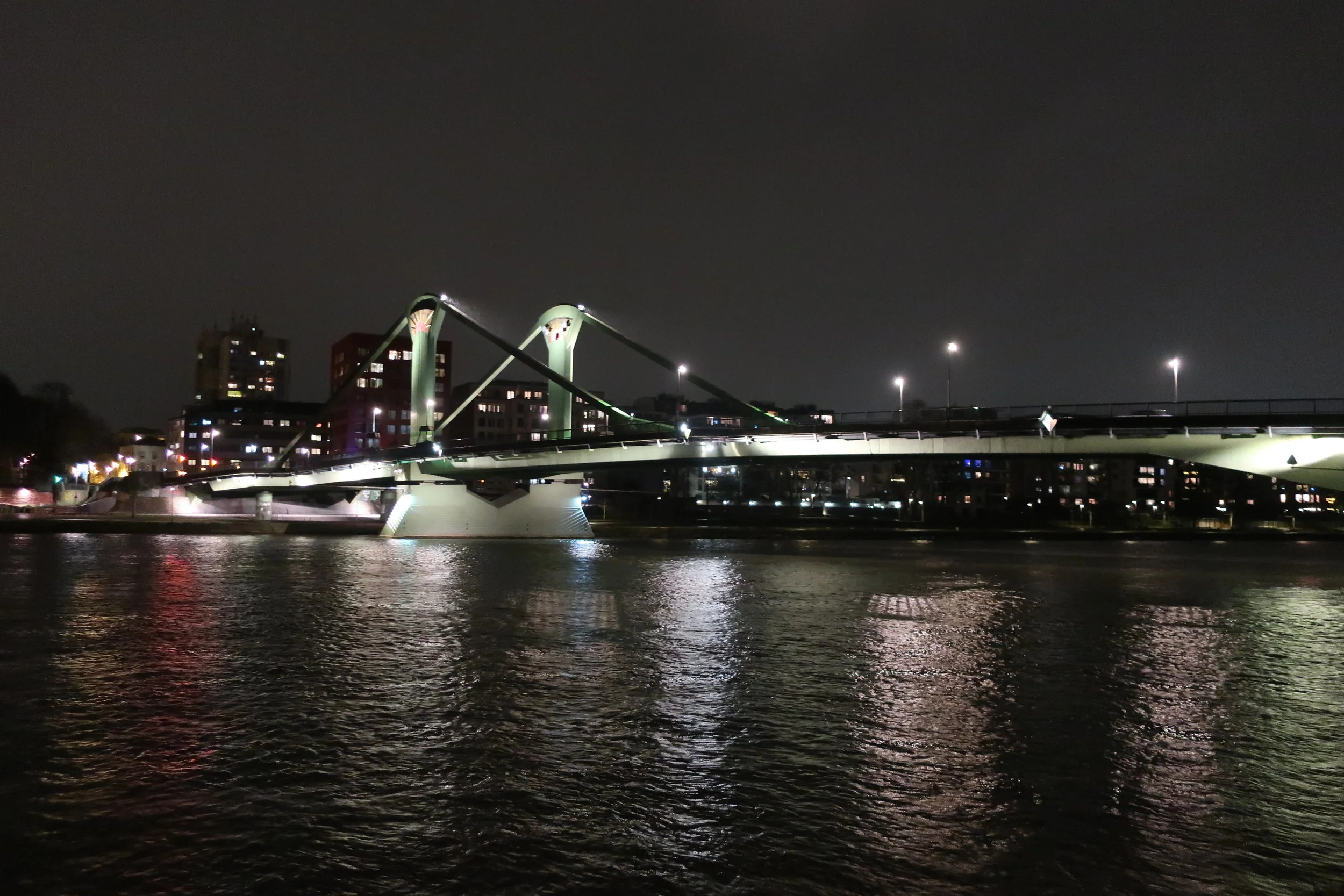  Frankfurt--Winter 2019--Downtown from the Museum side with Floesser Bruecker 
