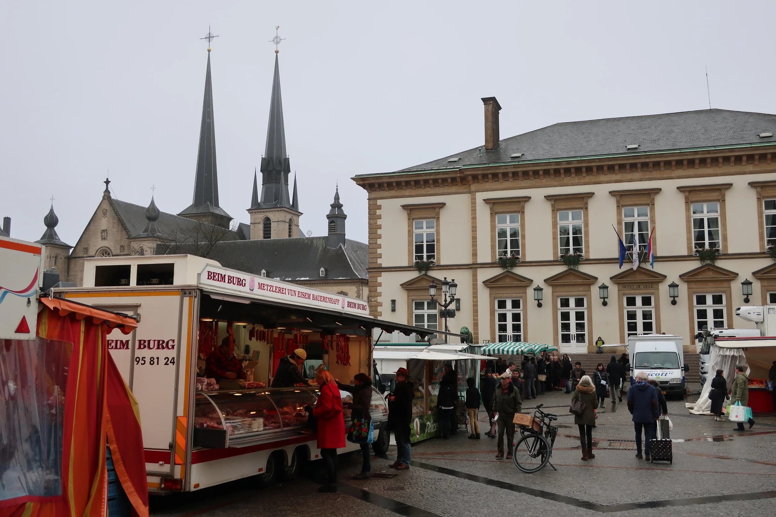  Luxembourg--Winter 2019--The market in front of city hall 