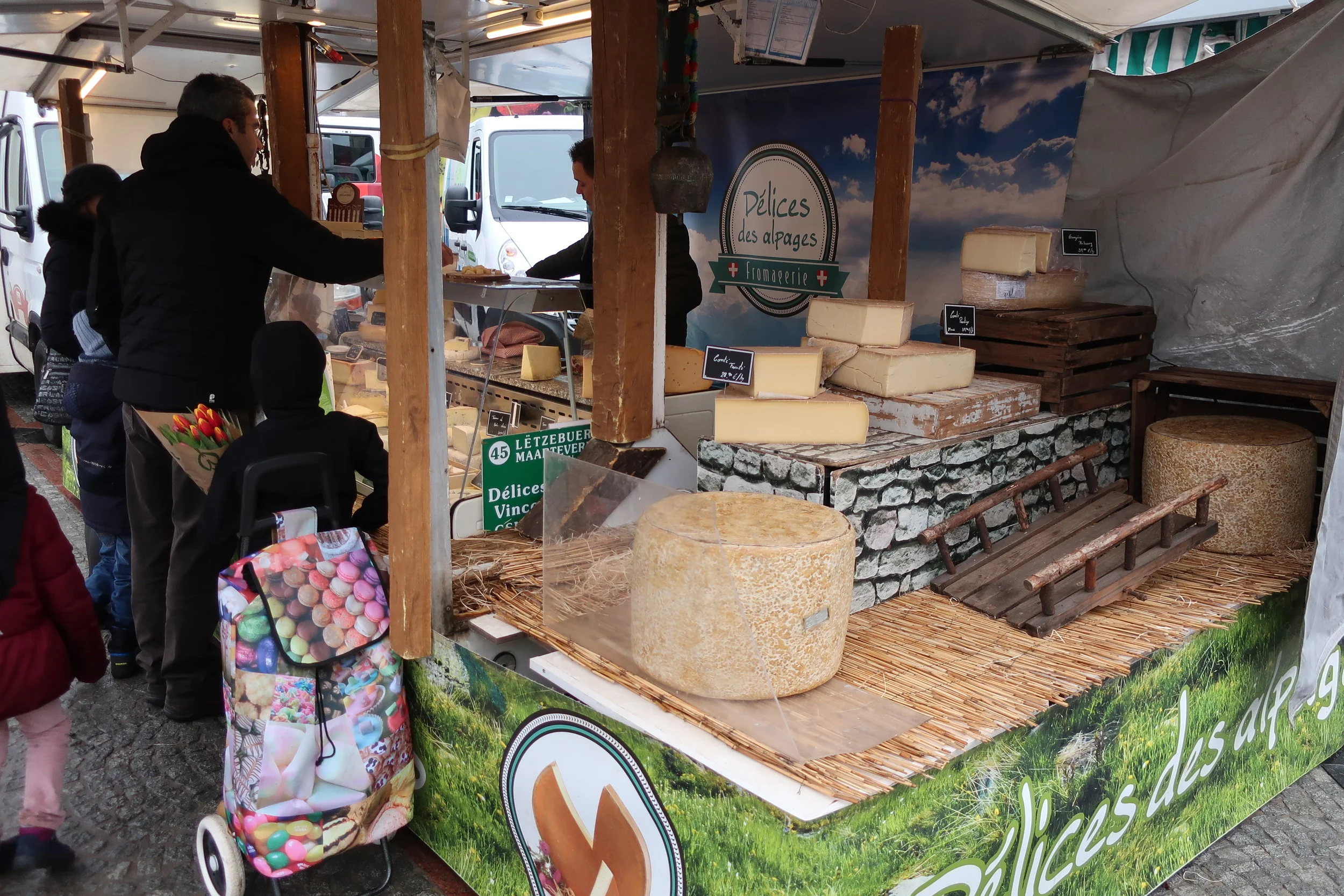  Luxembourg--Winter 2019--The market in front of city hall 