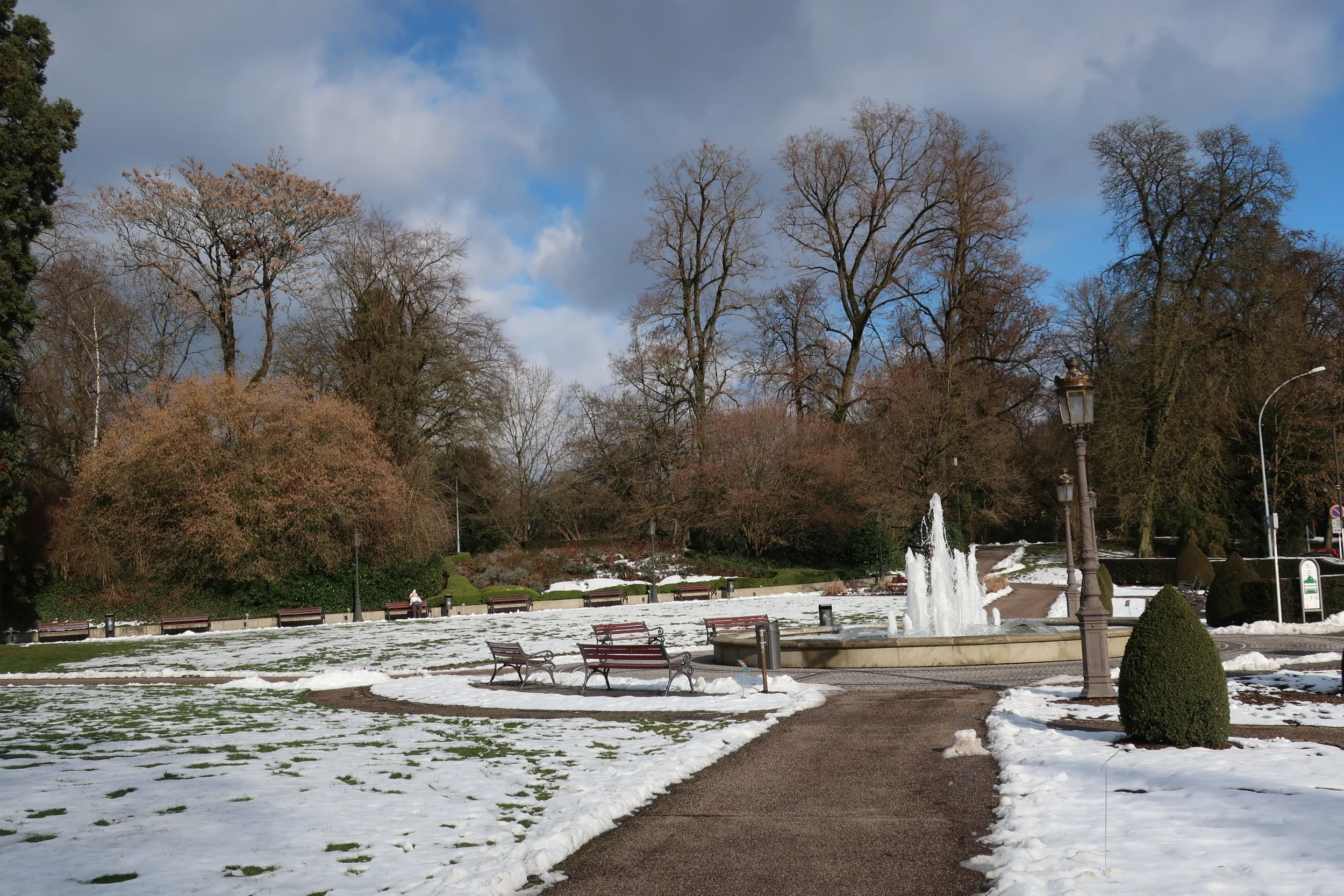  Luxembourg--Winter 2019--The park near Ave. Amelie 