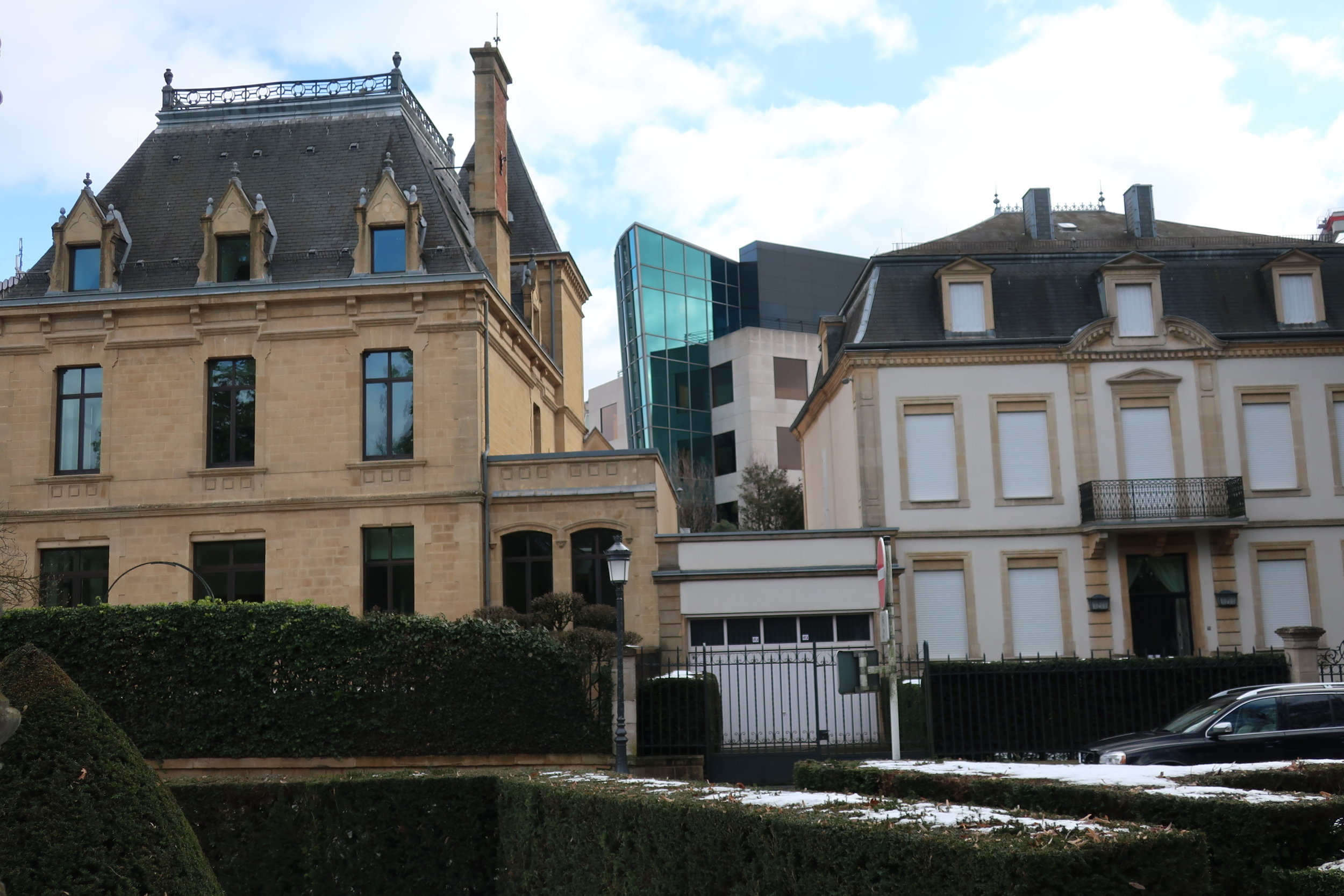  Luxembourg--Winter 2019--Off the park near Ave. Amelie, the contrast one sees in the city 
