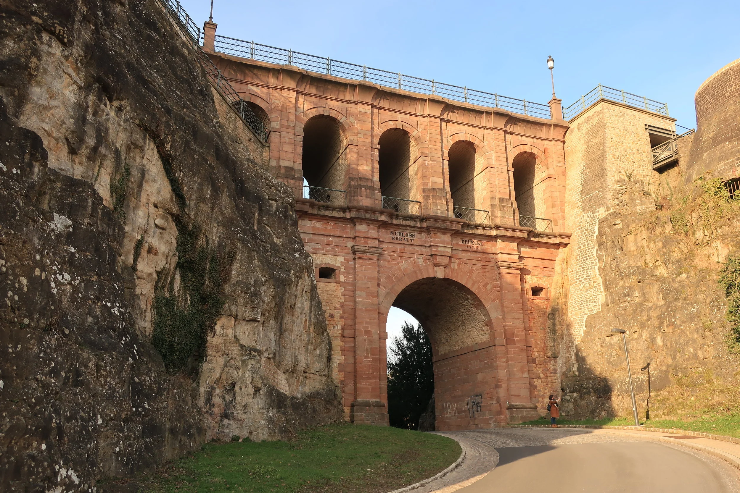  Luxembourg--Winter 2019--The Grund--Schloss Bridge, 1735 