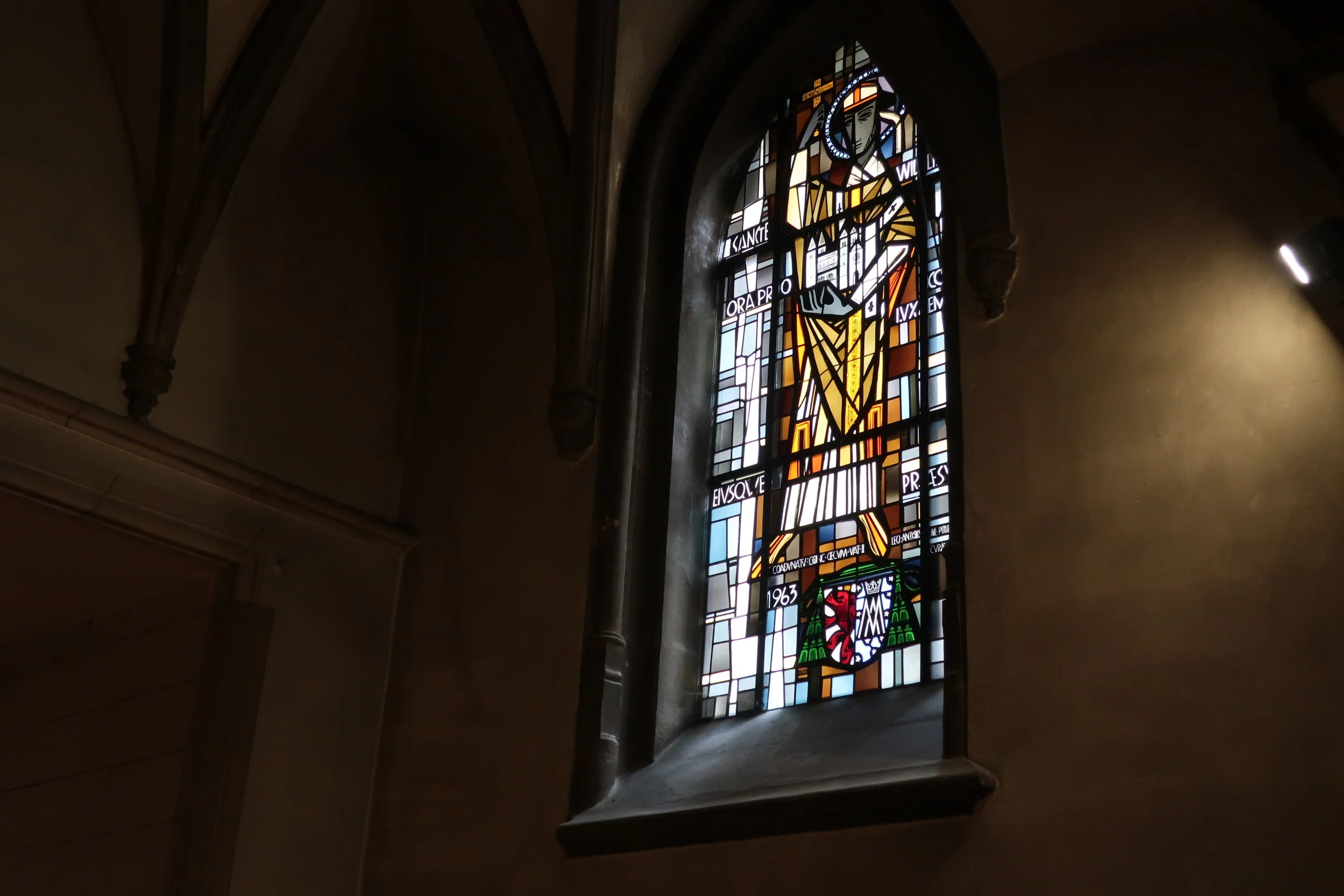  Luxembourg--Winter 2019--Dom Notre Dame--Right side middle stained glass 