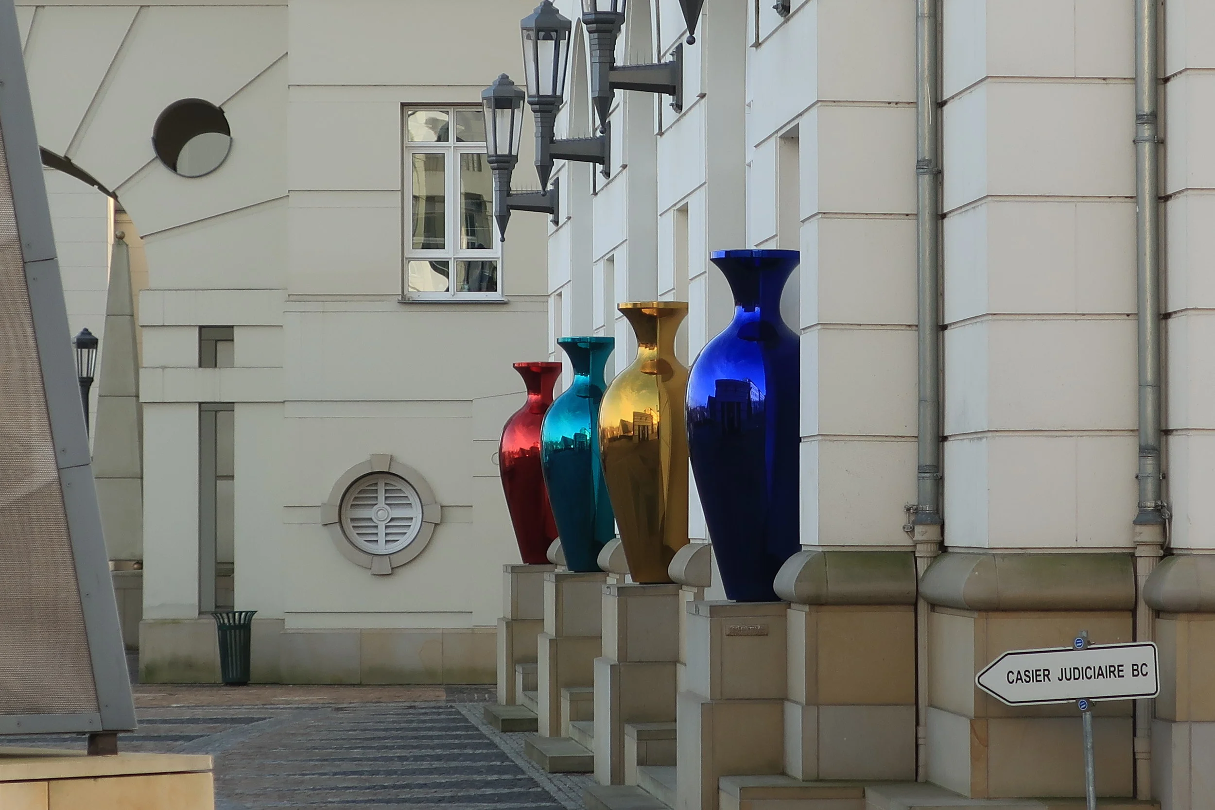  Luxembourg--Winter 2019--Vases on the Justice buildings on the Plateau de St. Esprit 