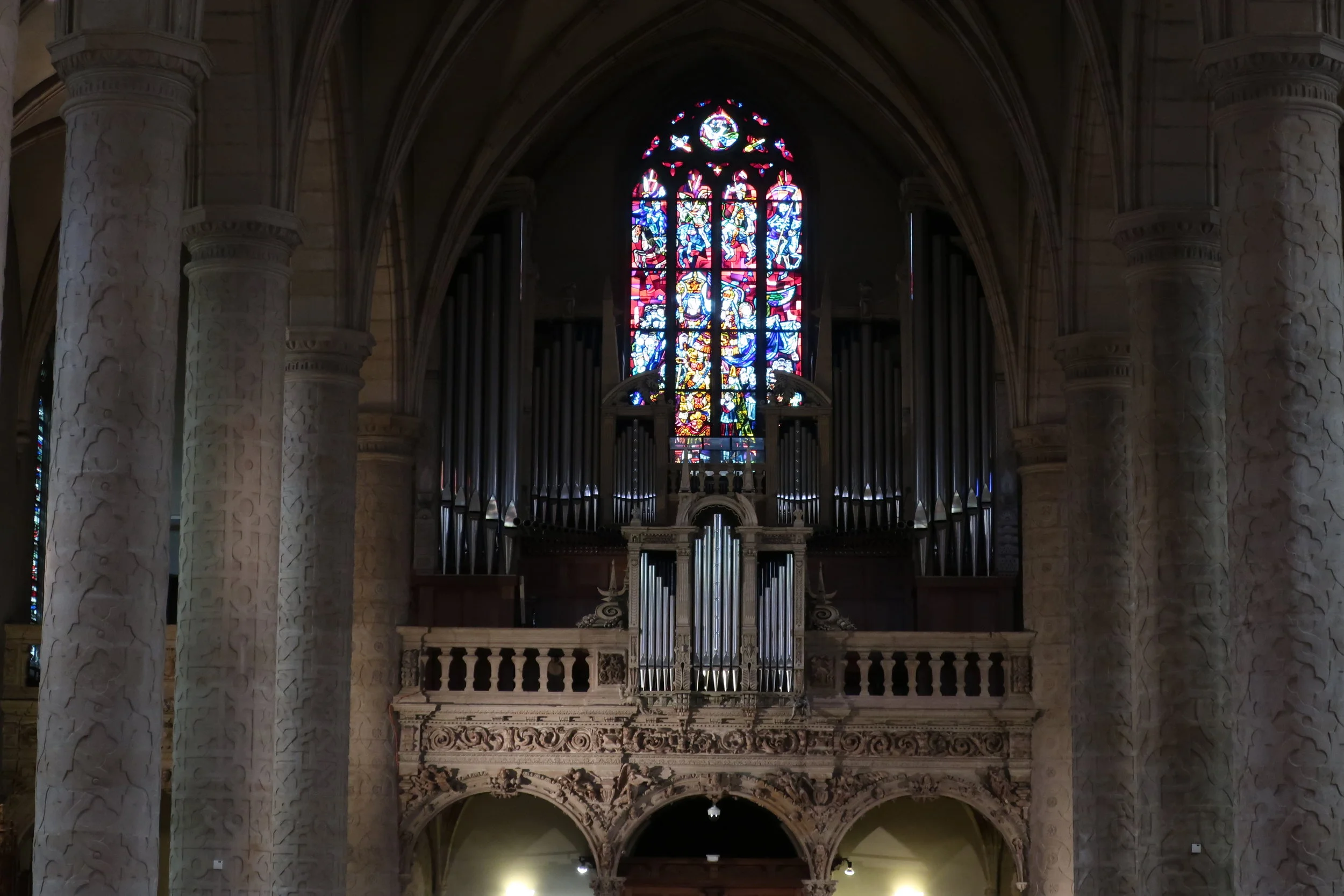  Luxembourg--Winter 2019--Dom Notre Dame--Rear Stained Glass 