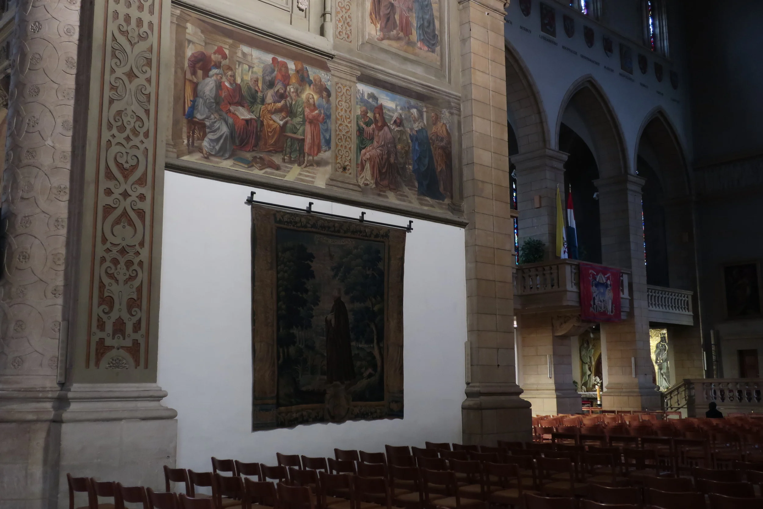  Luxembourg--Winter 2019--Dom Notre Dame--Left side tapestry 