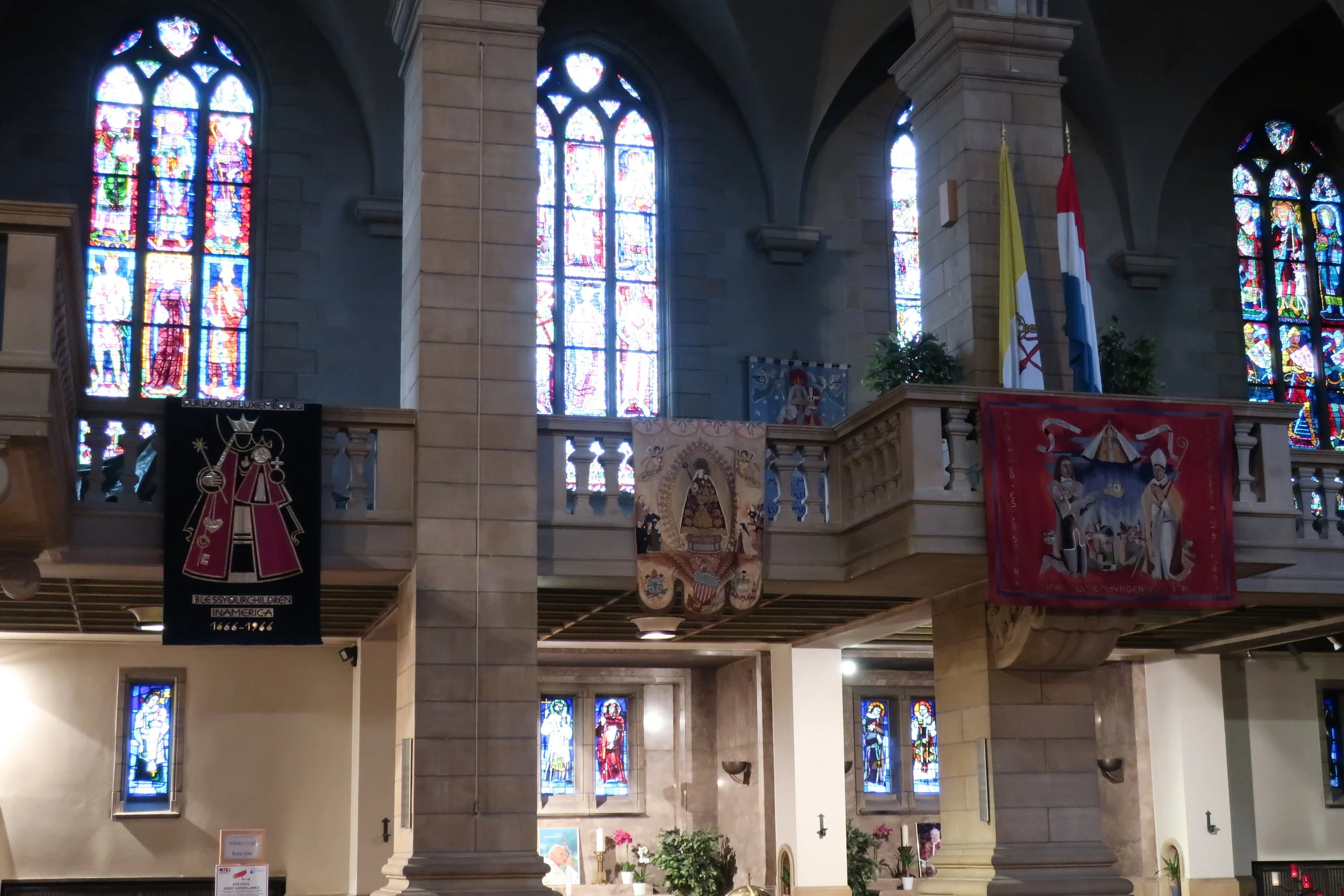  Luxembourg--Winter 2019--Dom Notre Dame--Left side with US connection 