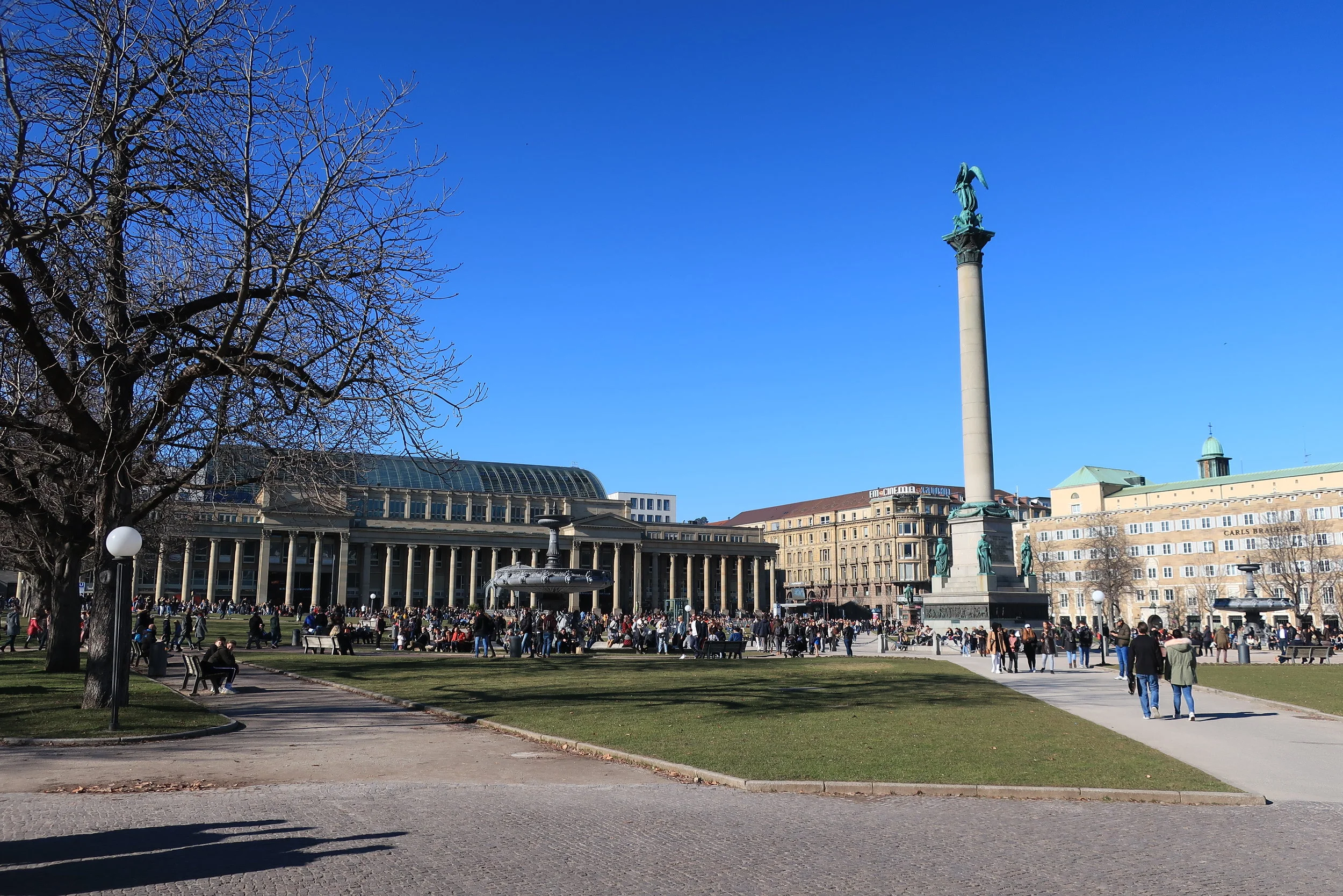  Stuttgart--Winter 2019--Schlossplatz 