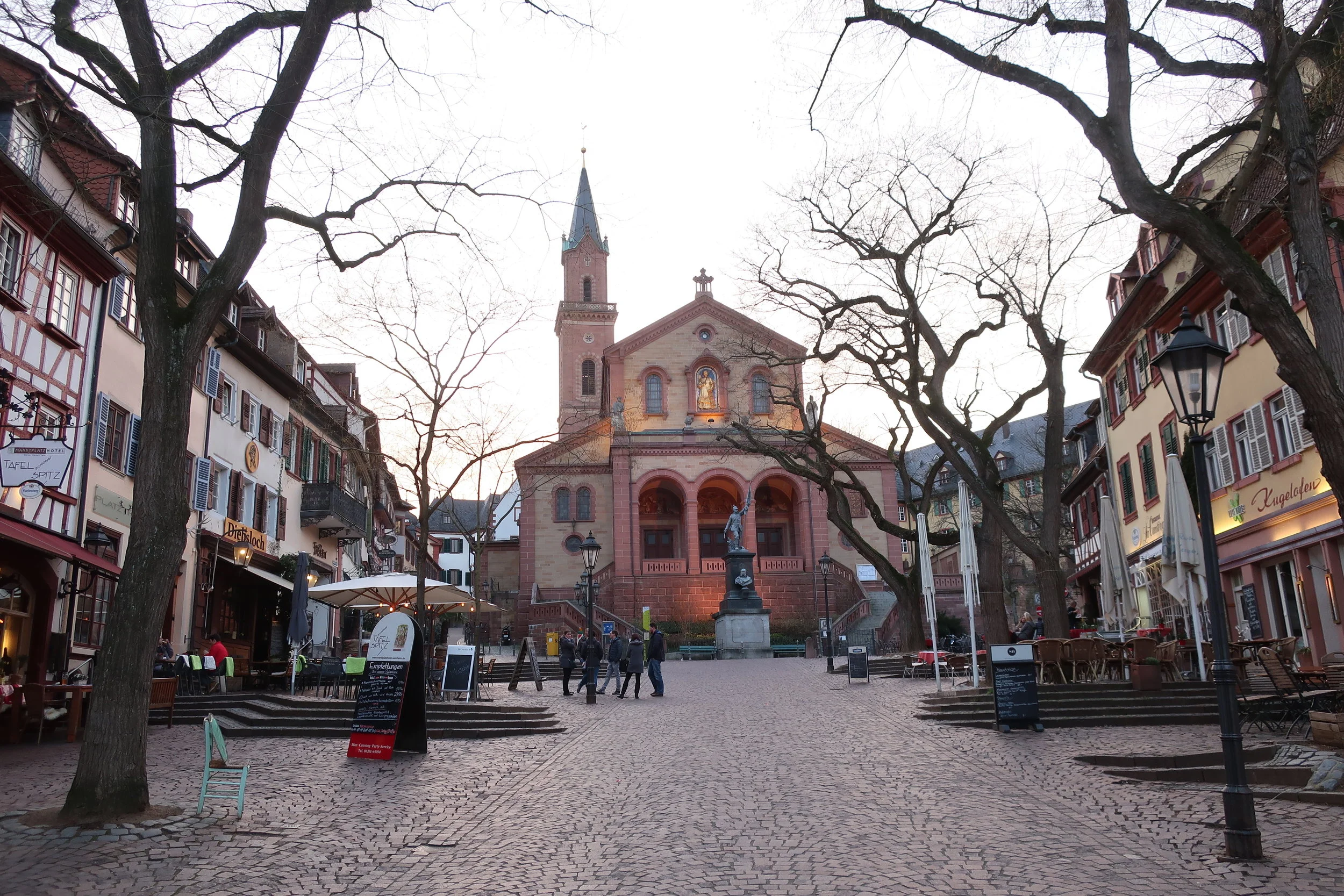  Weinheim--Winter 2019--Marktplatz--Laurentius Church 
