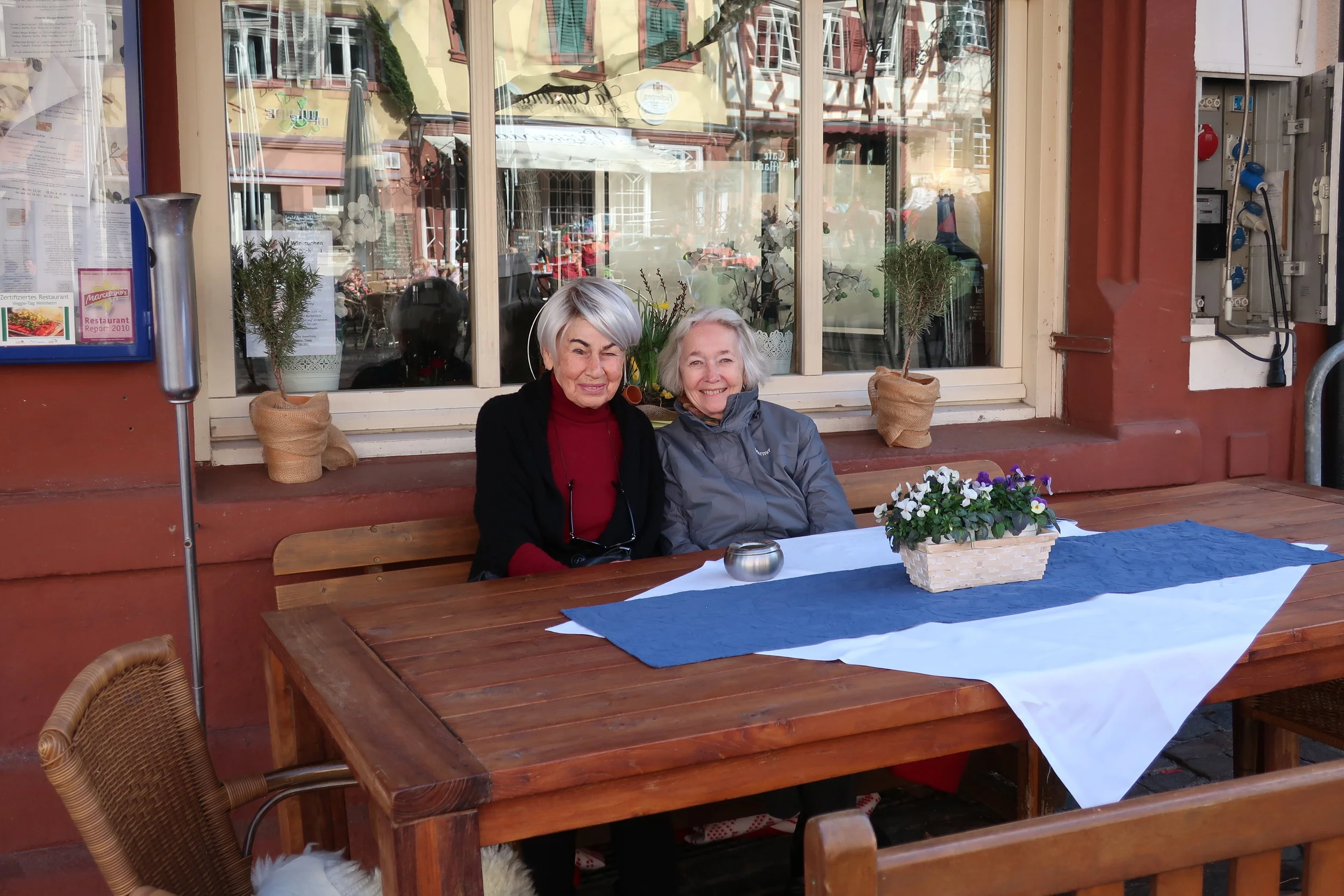  Weinheim--Winter 2019--Marktplatz--Inge Roesch and Carrol Benner Kindel in front of the Tafelspitz Hotel/Restaurant 