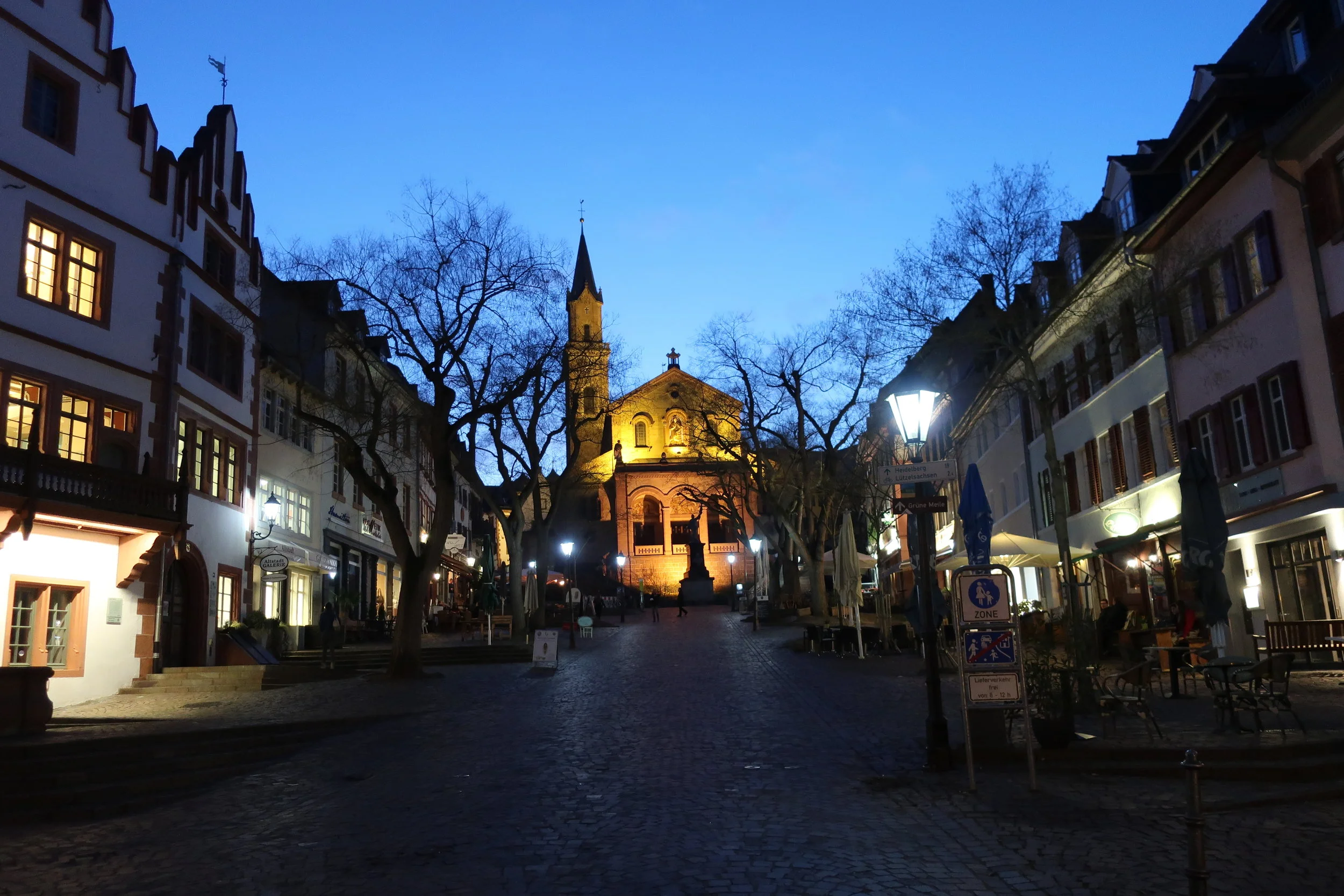  Weinheim--Winter 2019--Marktplatz--Laurentius Church 