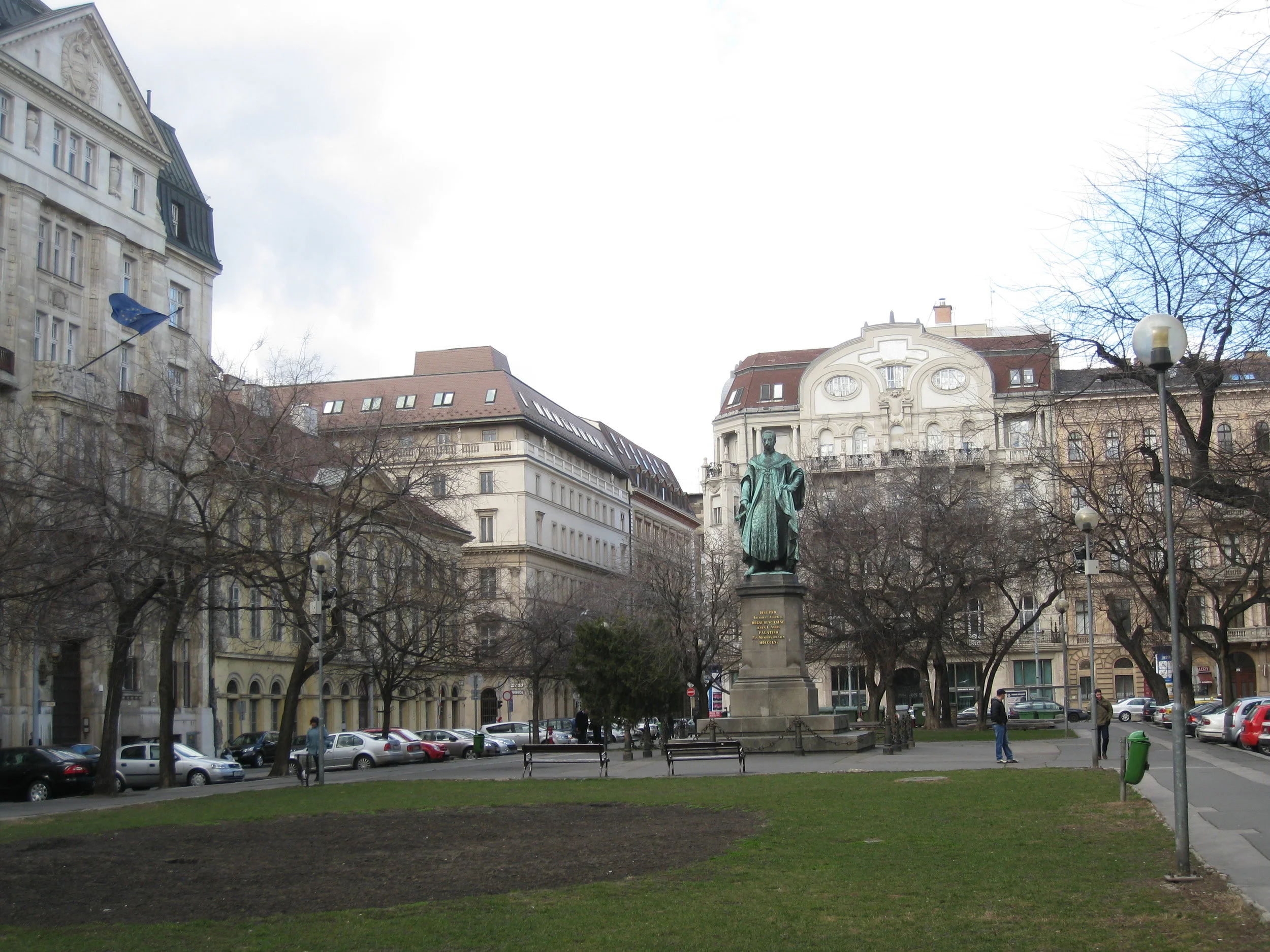  Budapest--Nador Square 
