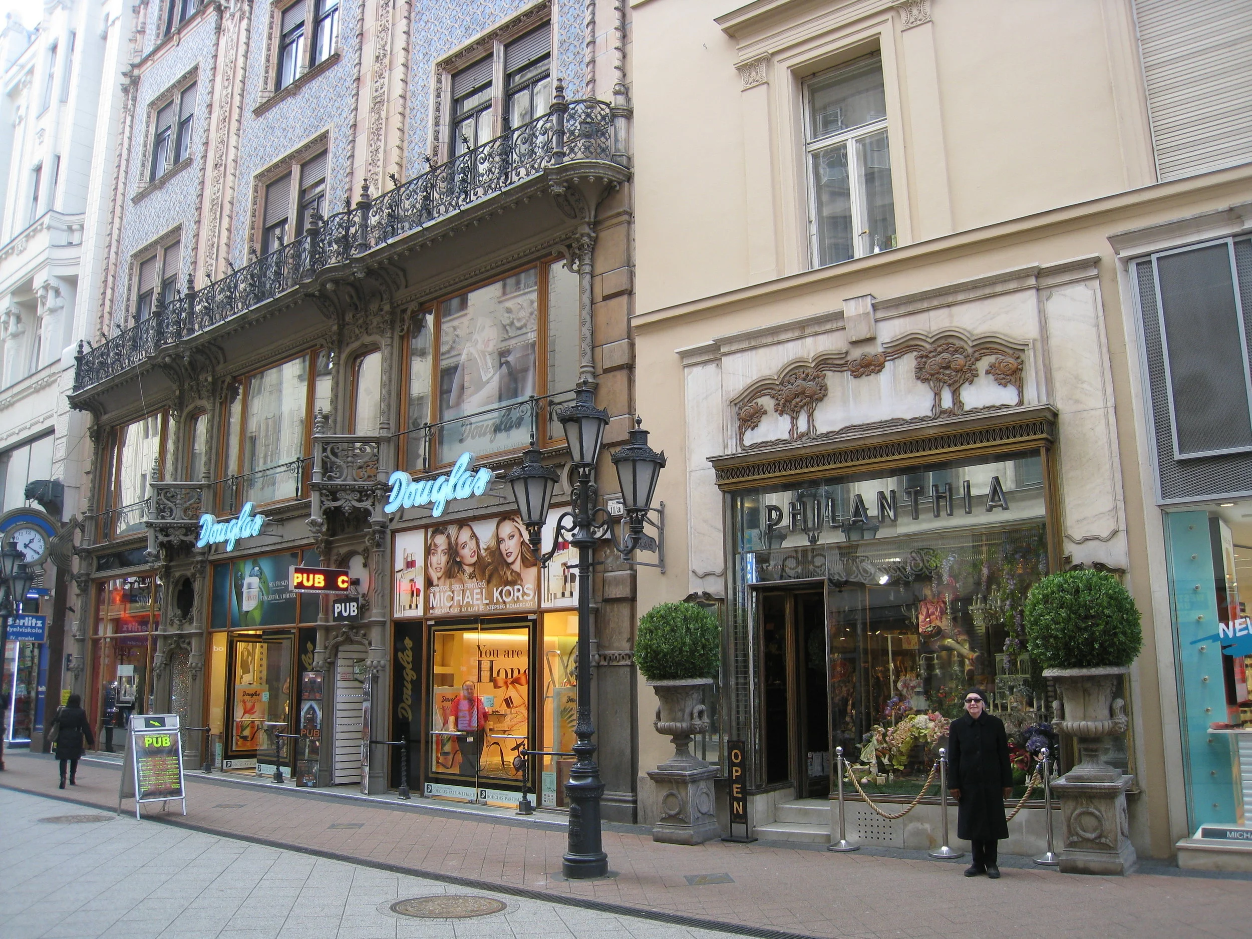  Lechner Building on Vaci Street--detail with Carrol 
