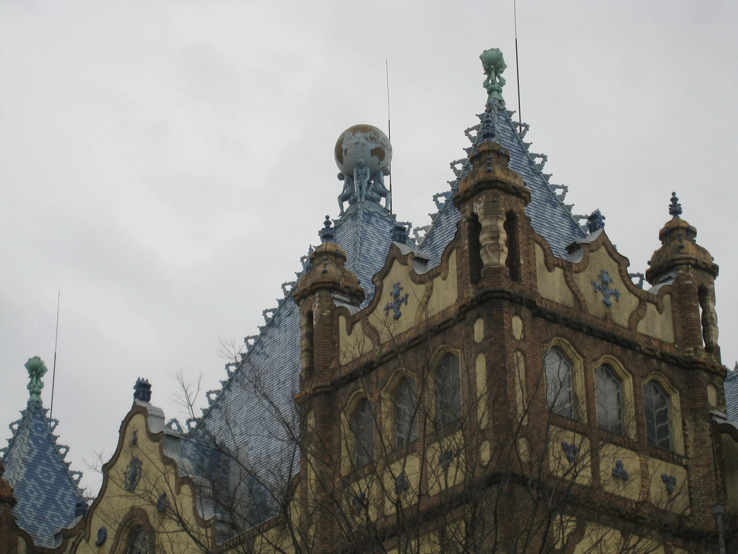  Budapest--The Geophysical Society Building by Lechner--Detail 