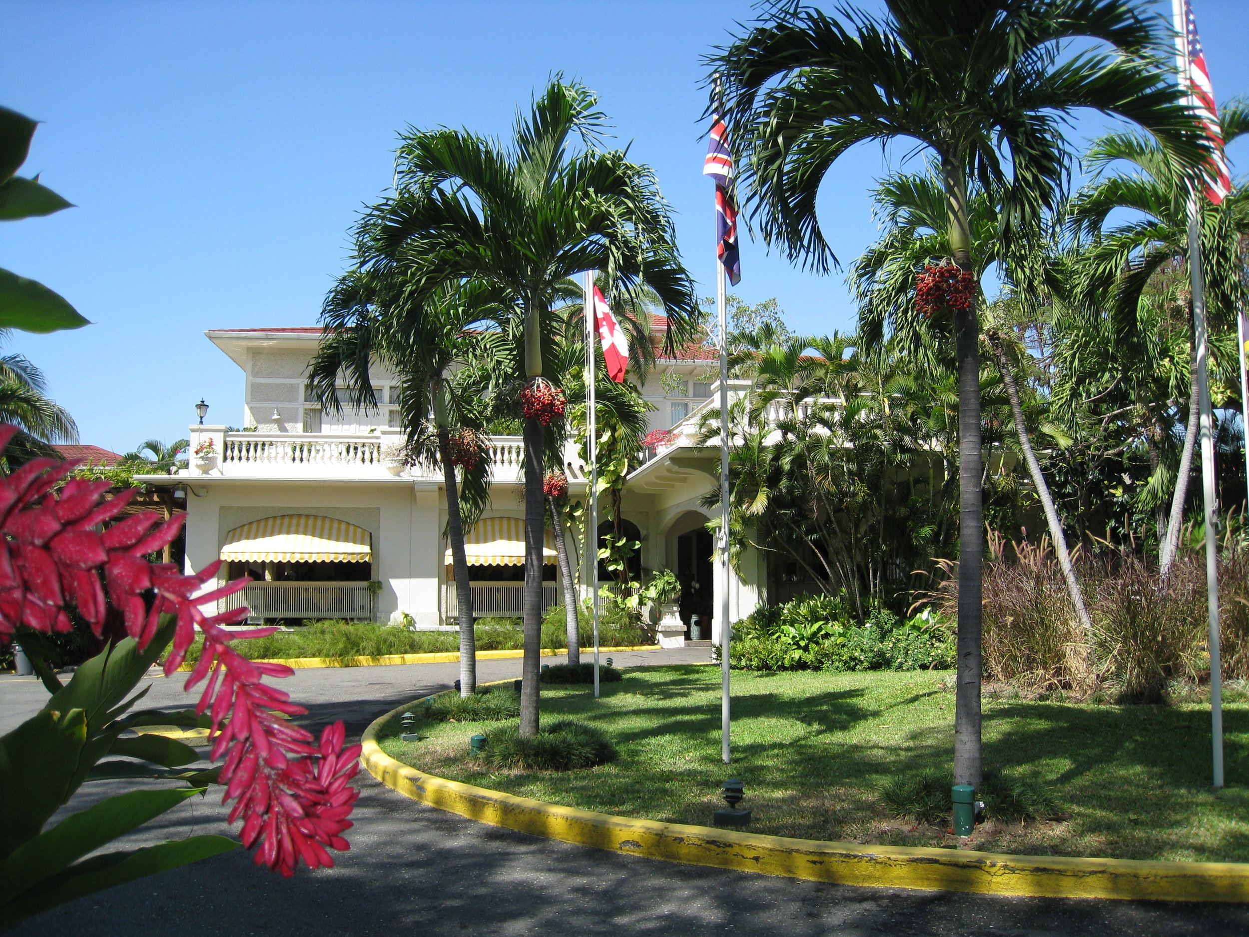  Kingston 2009--Terranova Hotel entrance 