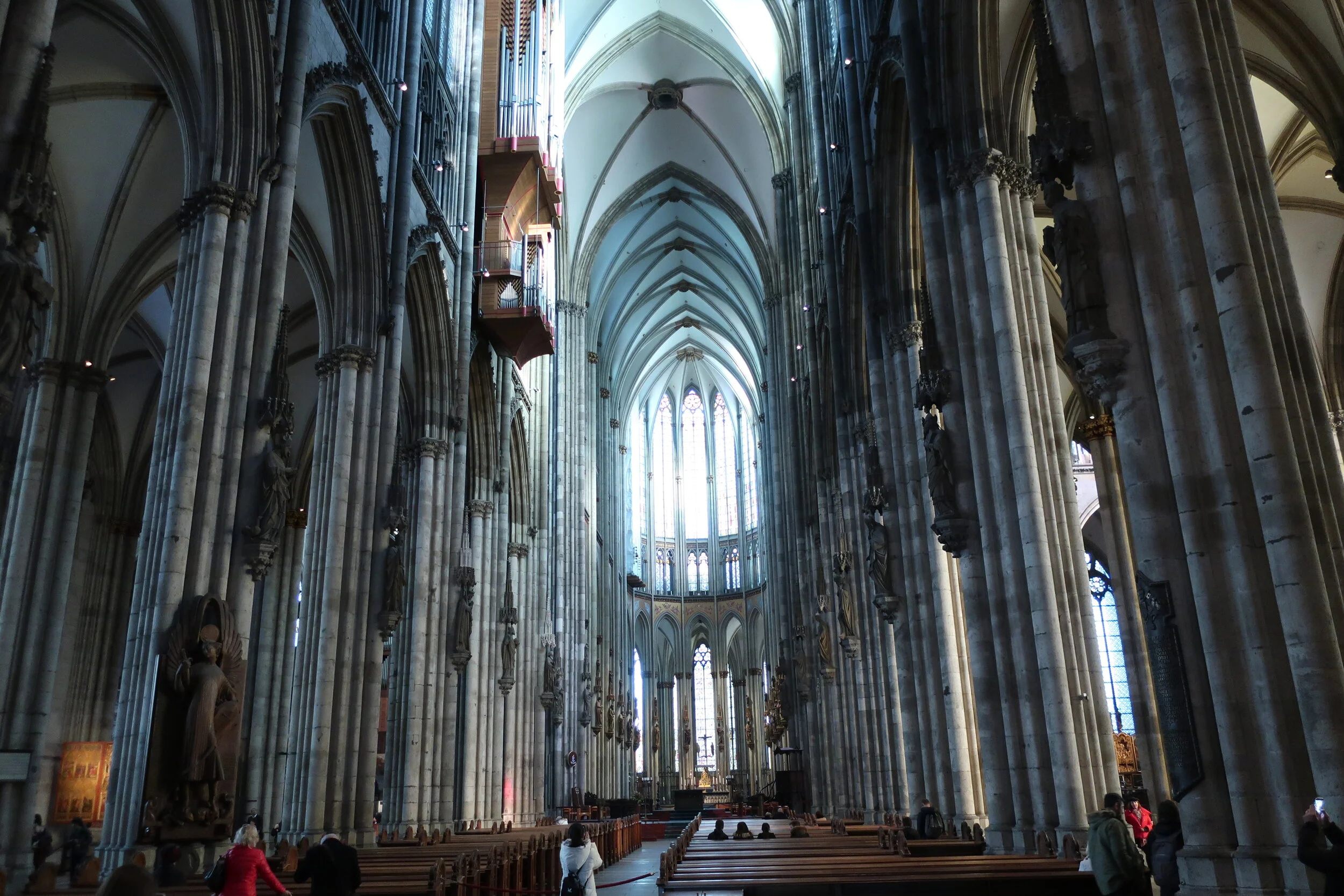  Cologne--Winter 2019--Cologne Cathedral (Dom) nave 