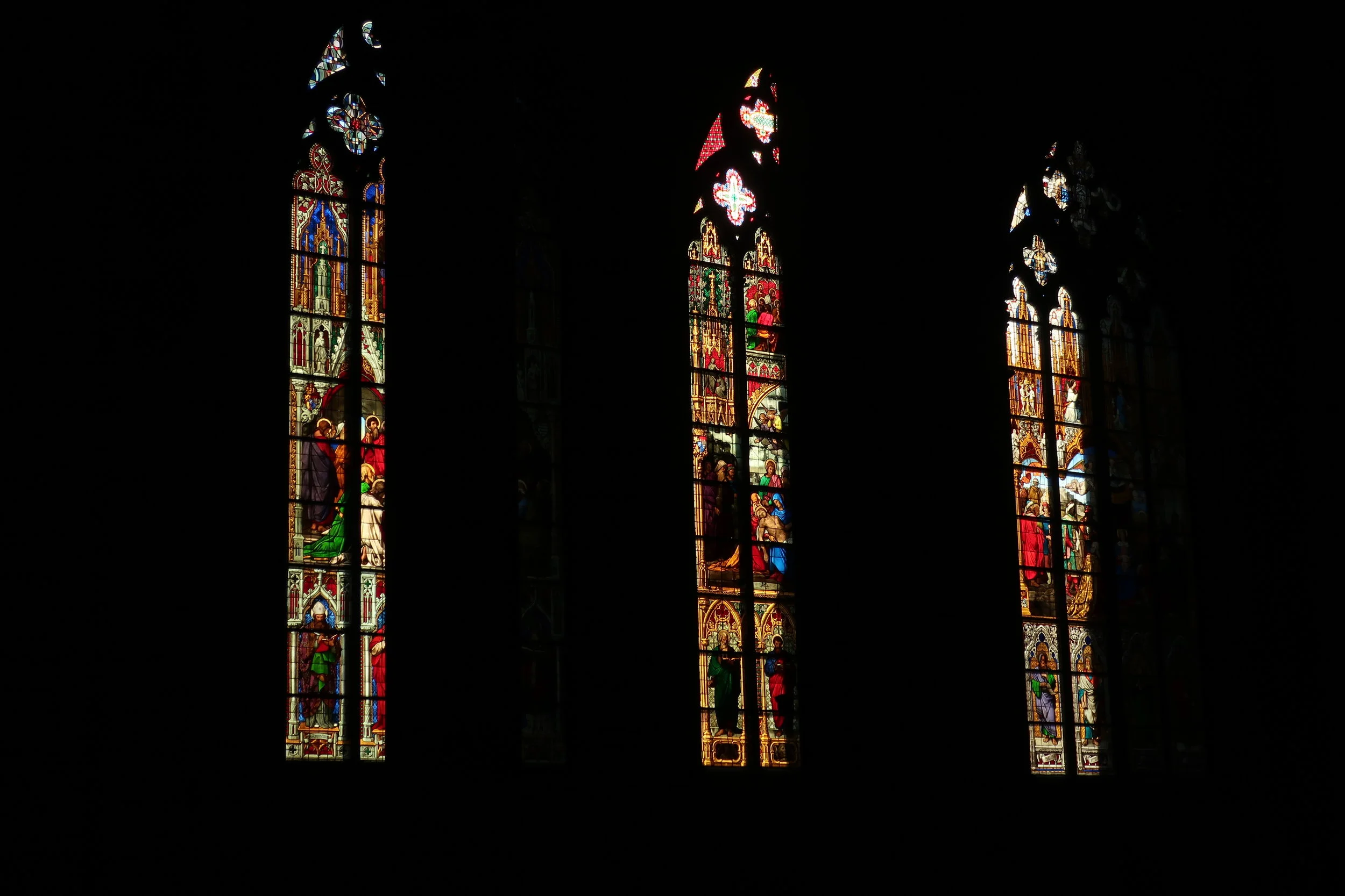  Cologne--Winter 2019--Cologne Cathedral (Dom)--Side Glass 