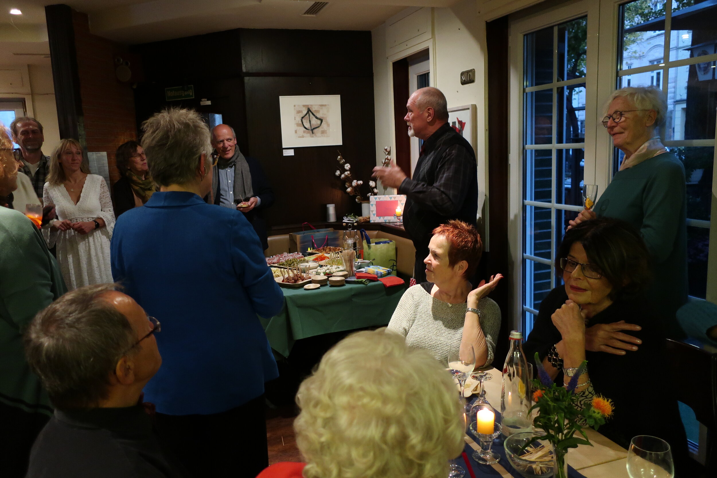  Cologne 2019--Renate Schneider's 70th Birthday at Blumenthaler Pub--Rick Schreiber giving a speech 