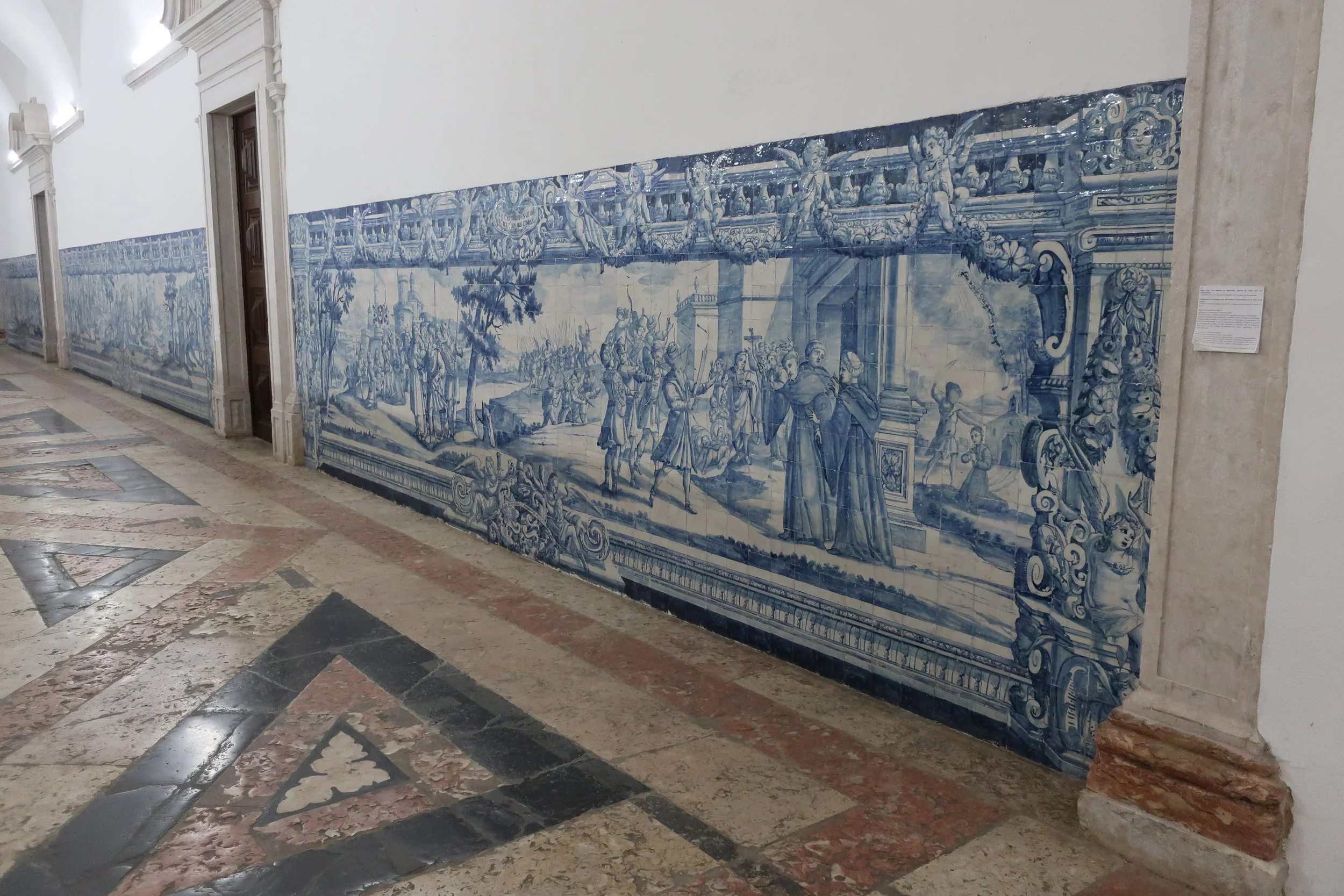  Lisbon 2019--Sta. Graca church--with tiling 