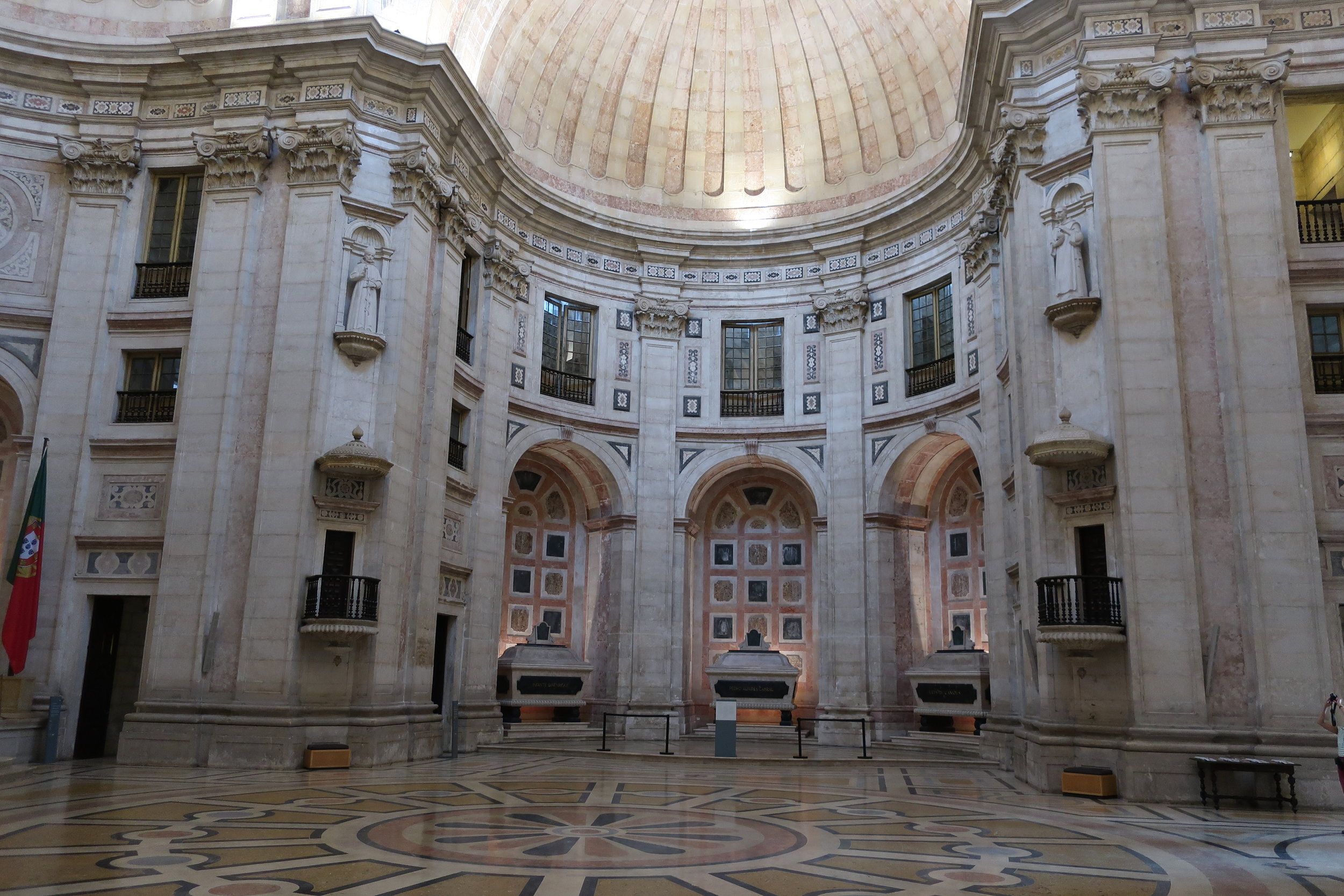  Lisbon 2019--Panteon interior 