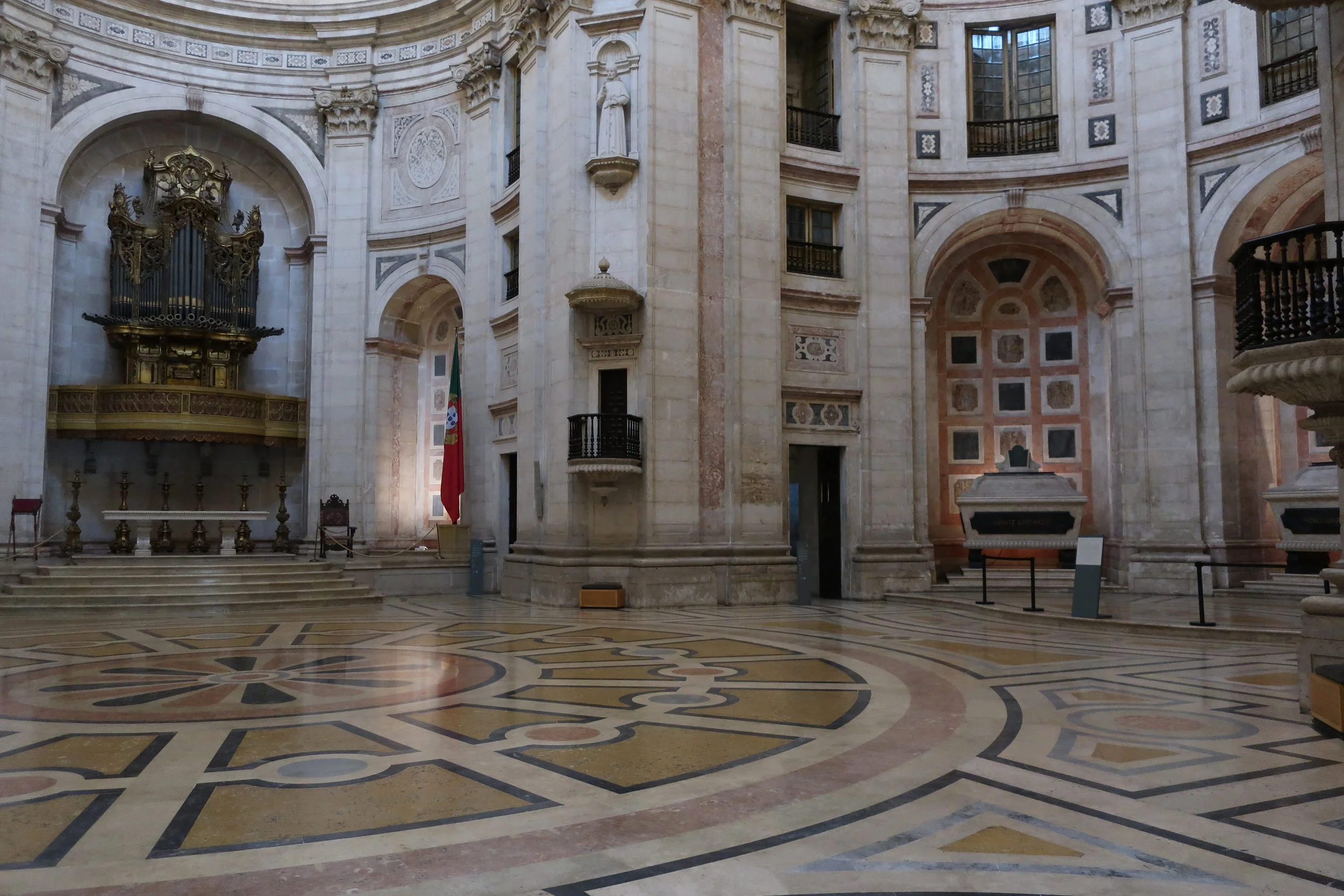  Lisbon 2019--Panteon interior 