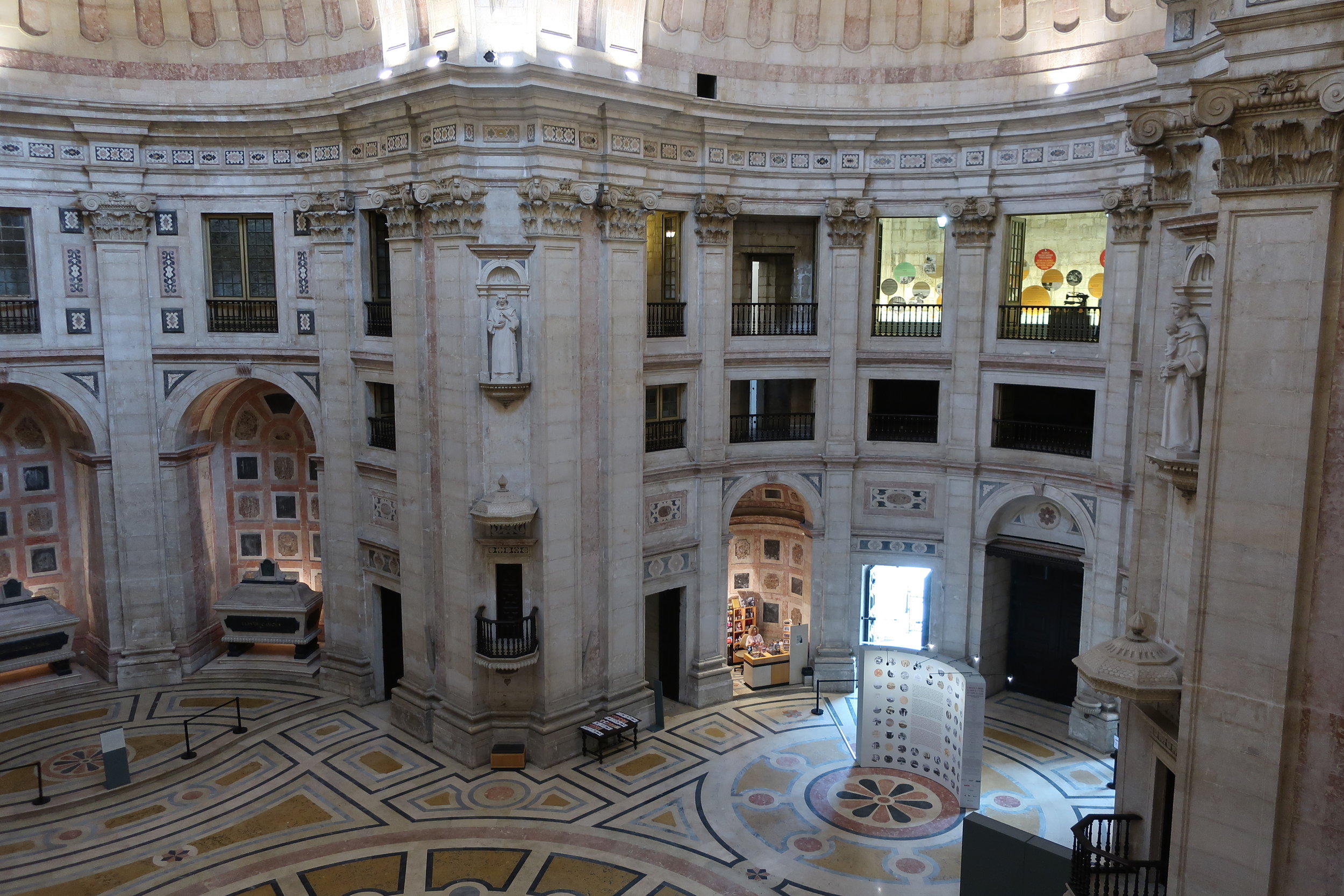  Lisbon 2019--Panteon interior 