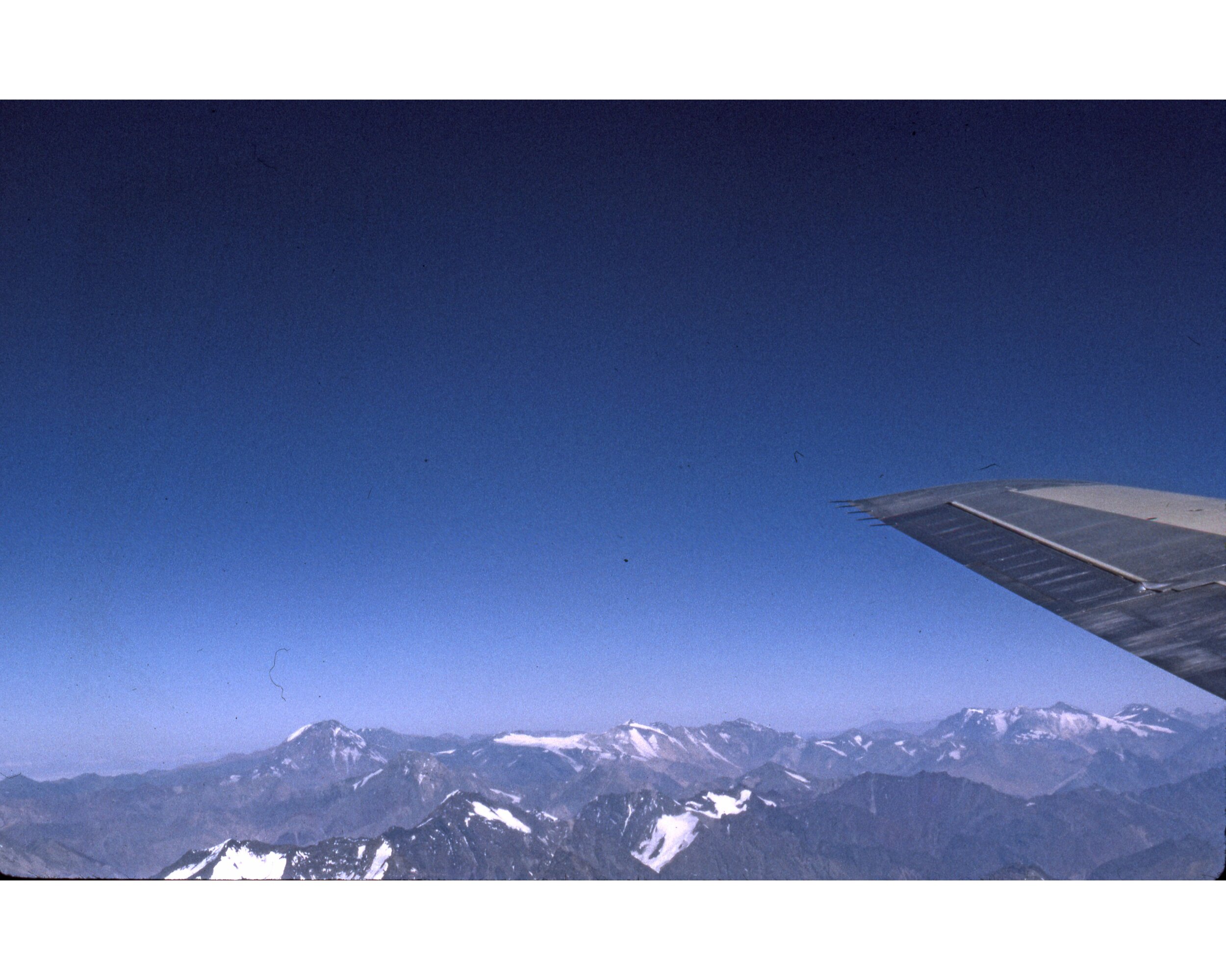  Verano 1968	Entre Puerto Montt y Punta Arenas--La Cordillera desde avion  