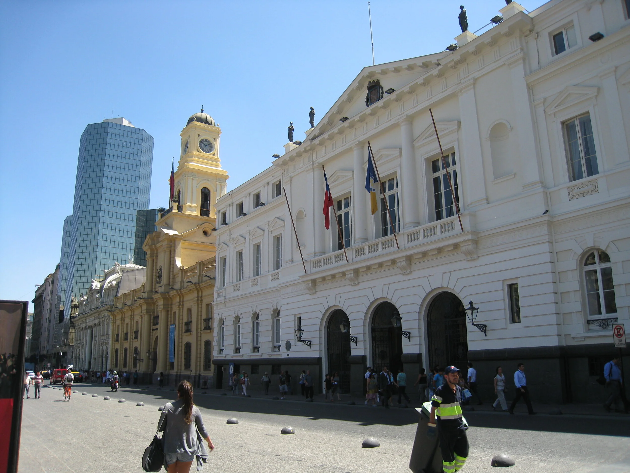  Santiago--The Alcaldia and Museo Histoico Nacional 