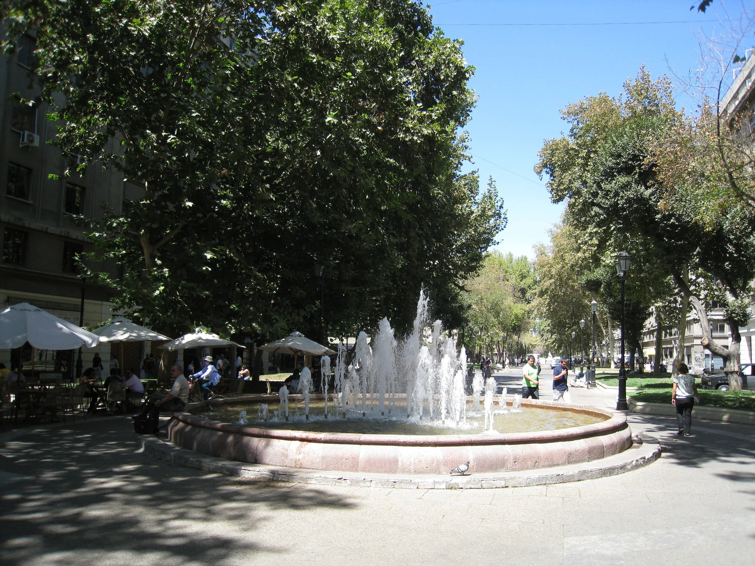  Santiago--Bulnes pedestrian street near the INS (Statistical Institute) 