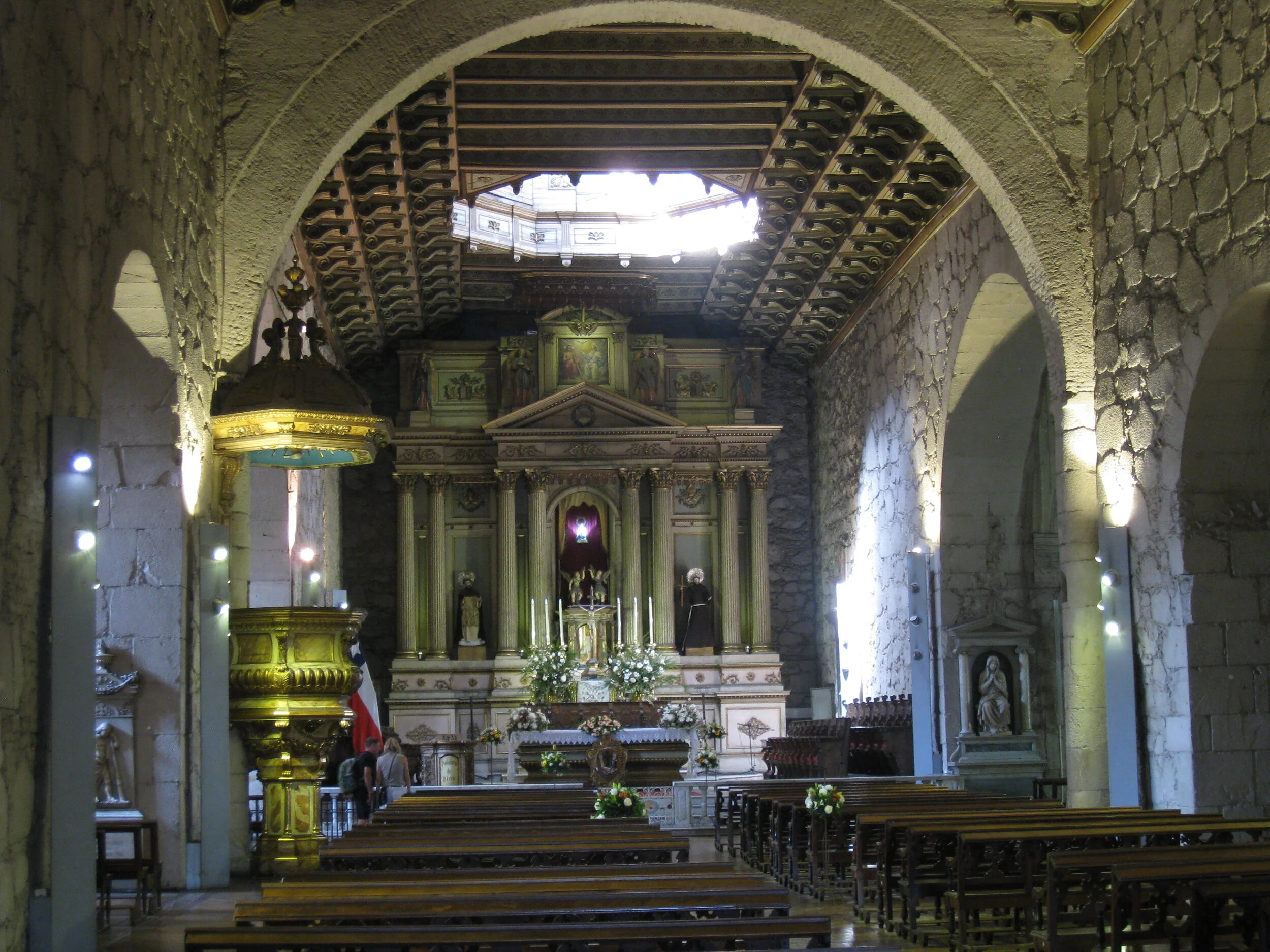  Santiago-- Iglesia San Francisco (interior) 