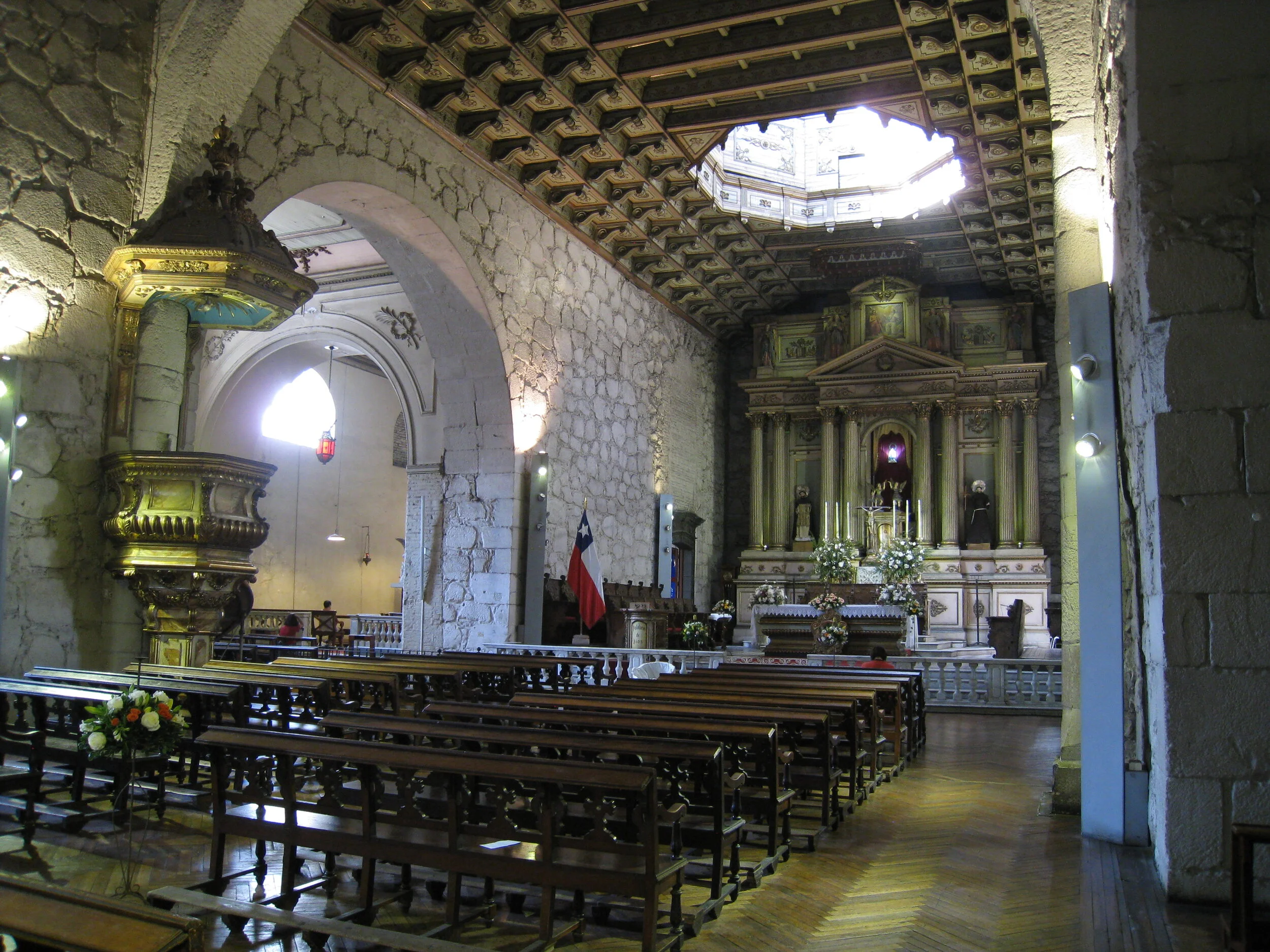  Santiago-- Iglesia San Francisco (interior) 