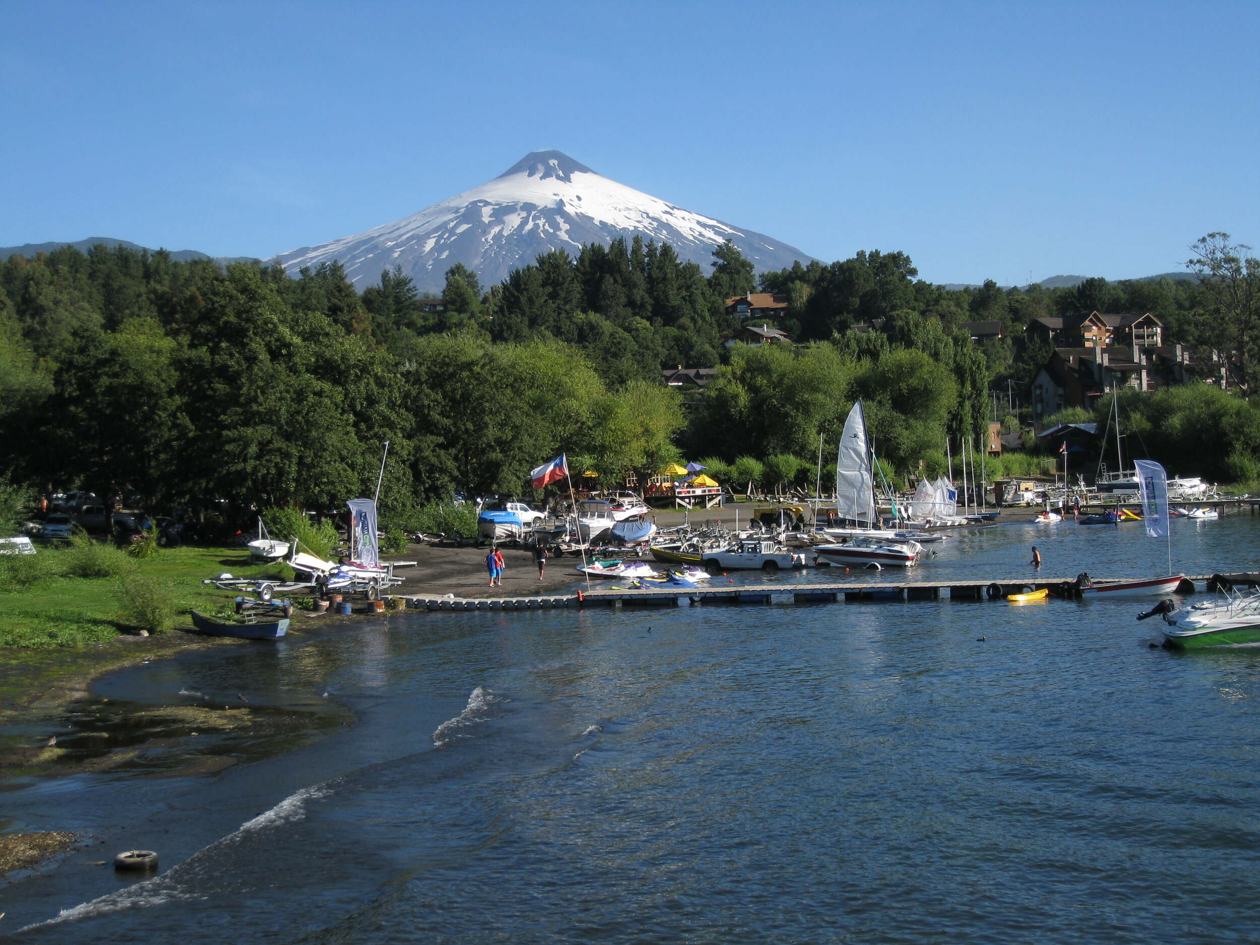  Pucon--Marina--Volcan Villarrica 
