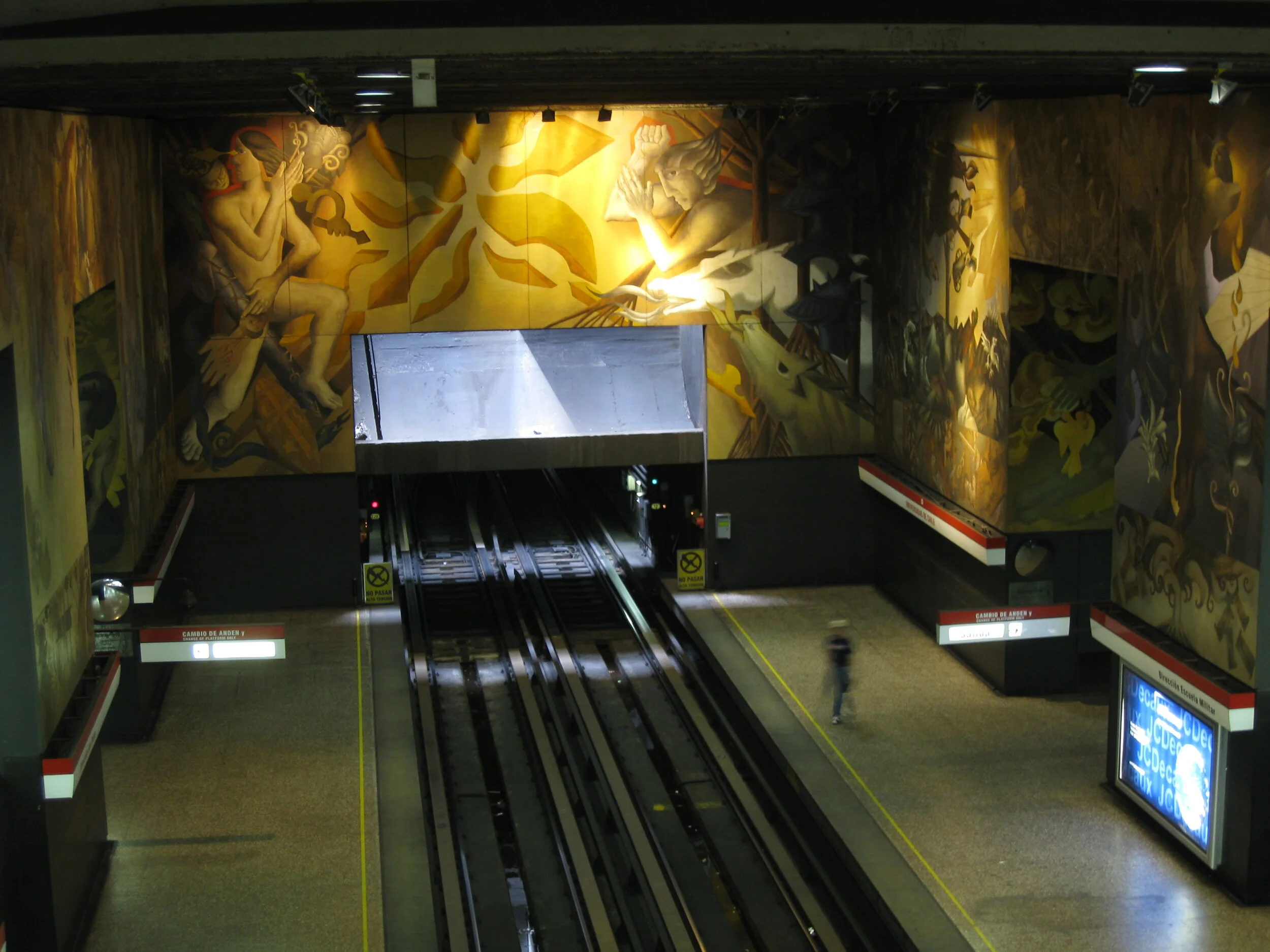  Subway mural--Universidad de Chile 