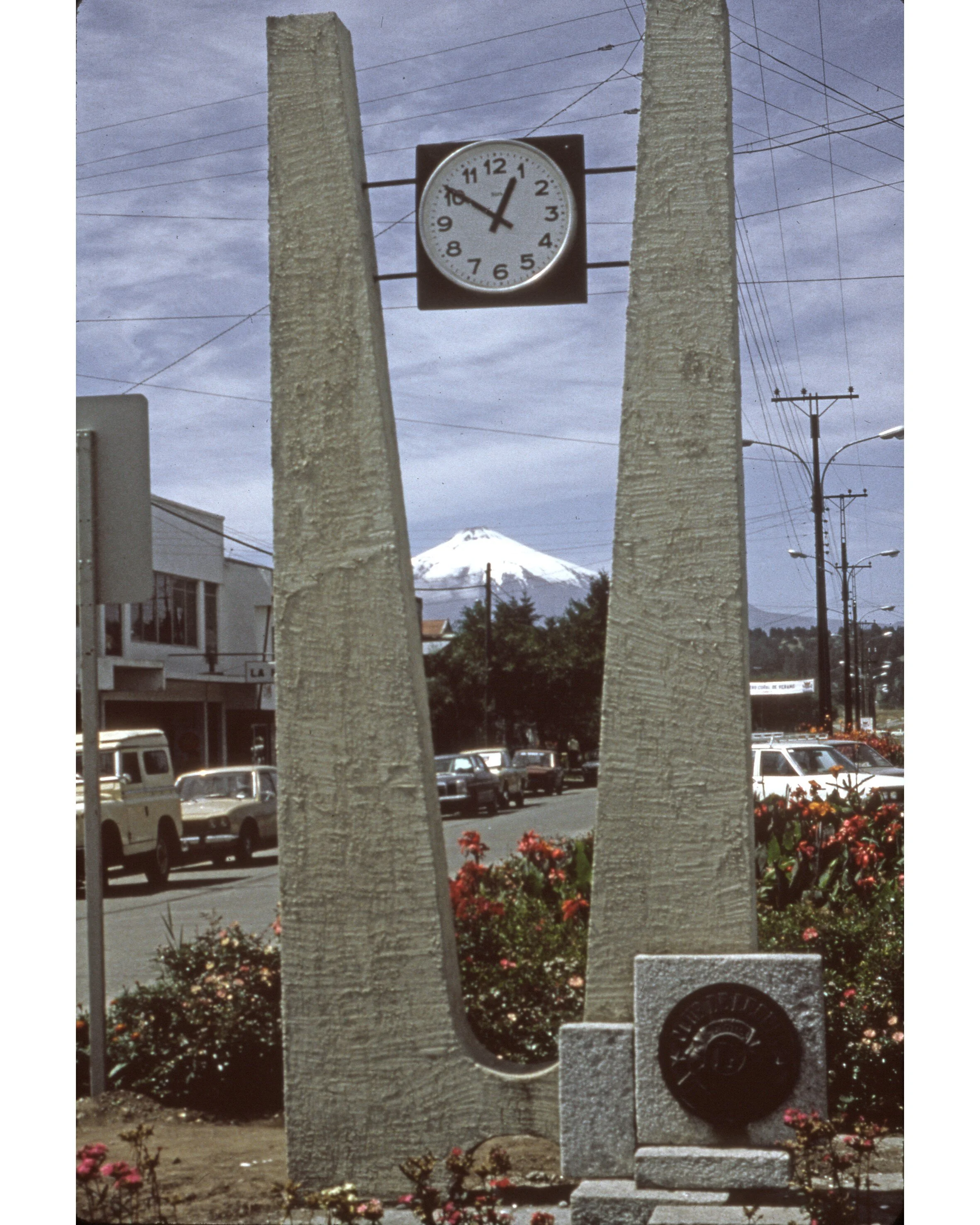  Febrero 1982	Villarrica--con volcan 
