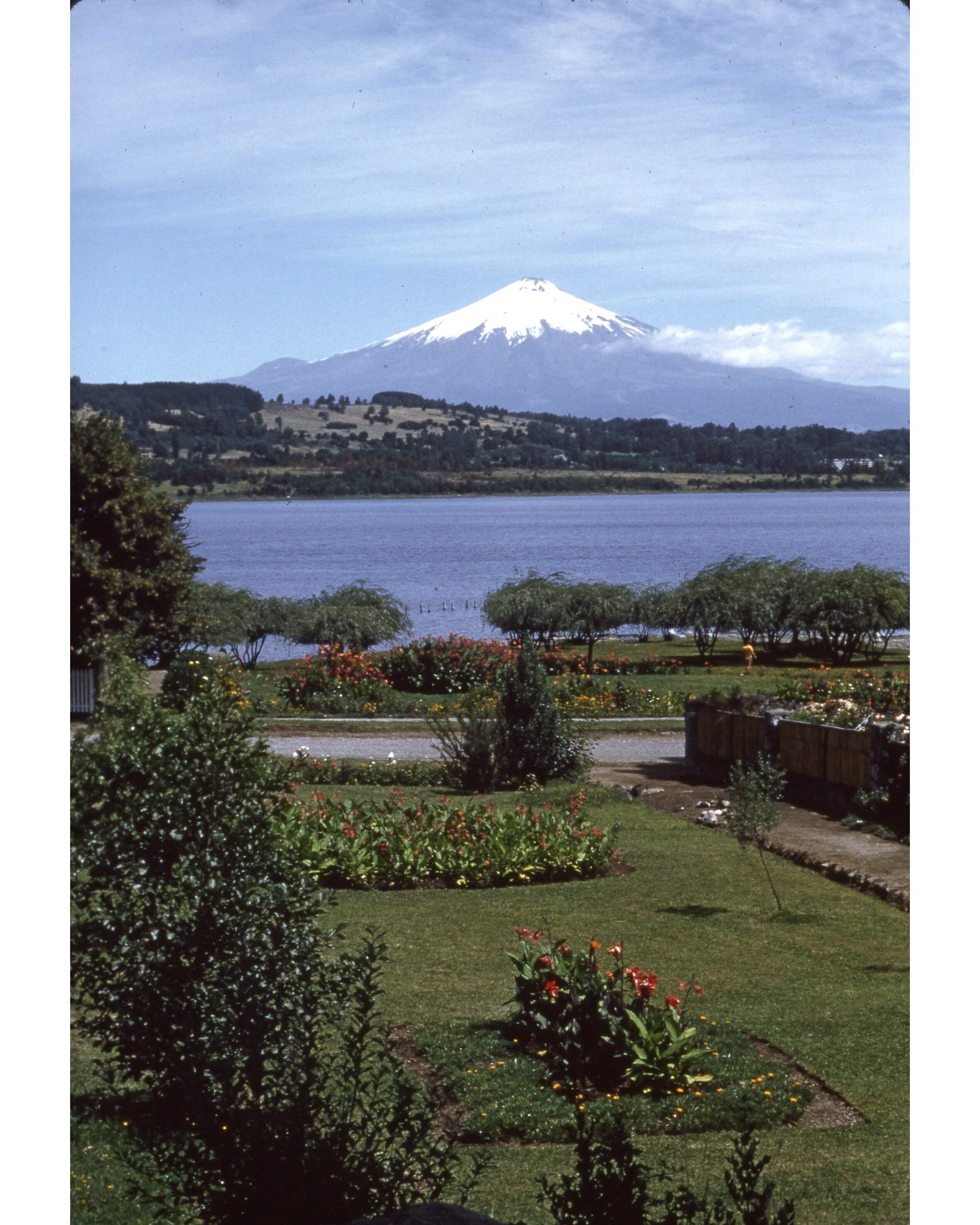  Febrero 1982	Villarrica--Volcan y Lago 