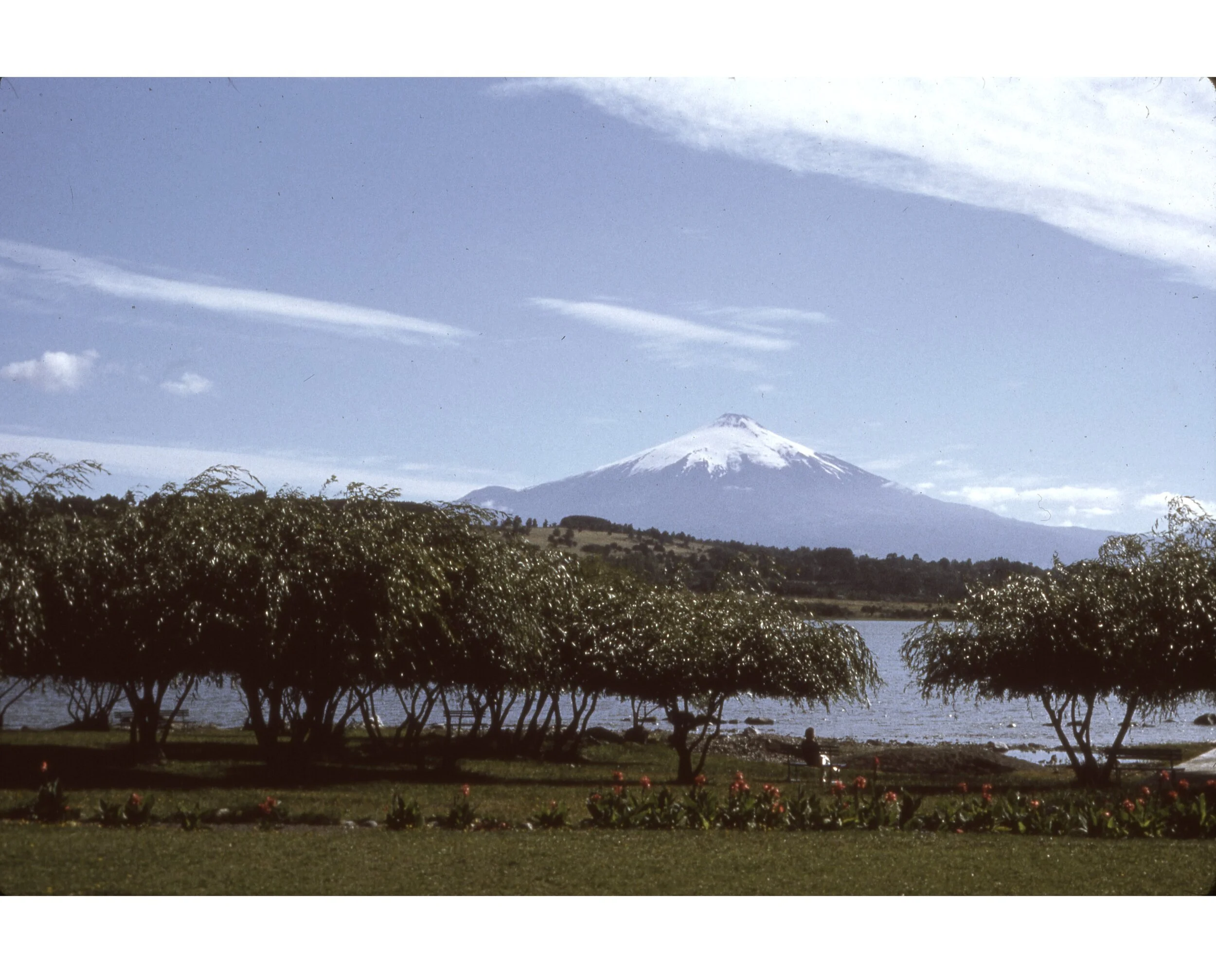  Febrero 1982	Villarrica--Lago y volcan 