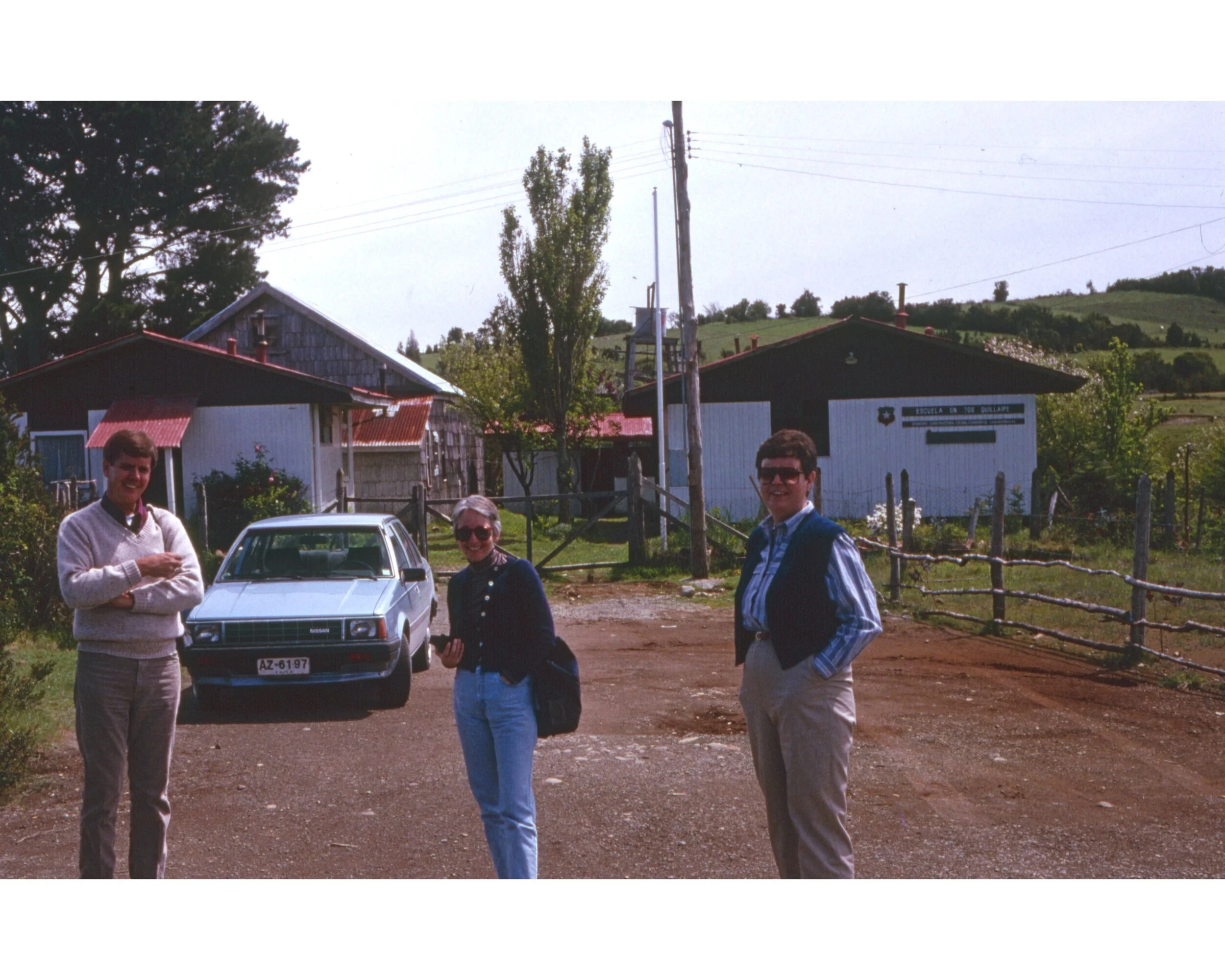  Noviembre 1990	Cerca Puerto Montt—Escuela—VCP Roger C. King, Carrol Kindel, Carole King	  