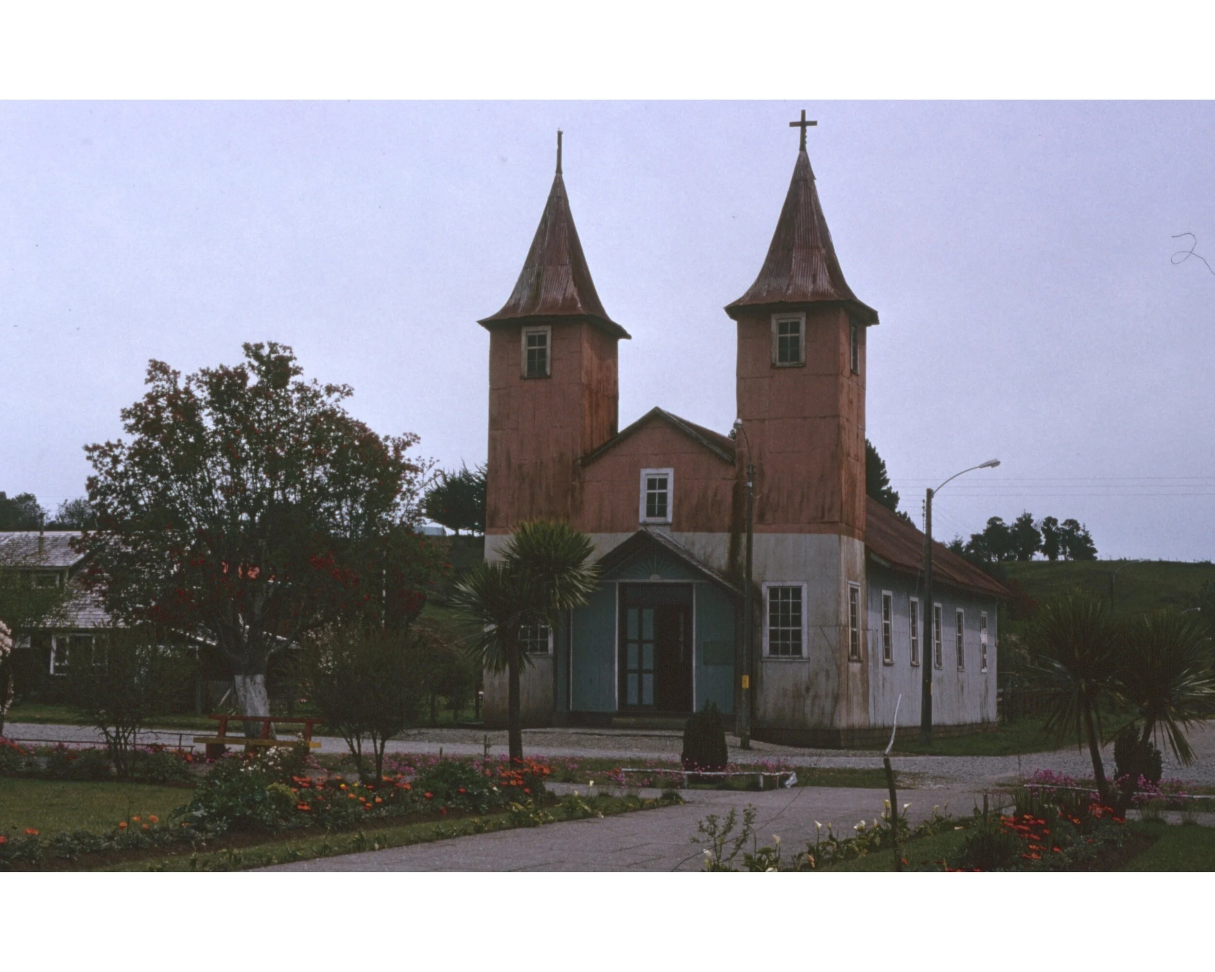  Noviembre 1990	Chiloe—Iglesia 