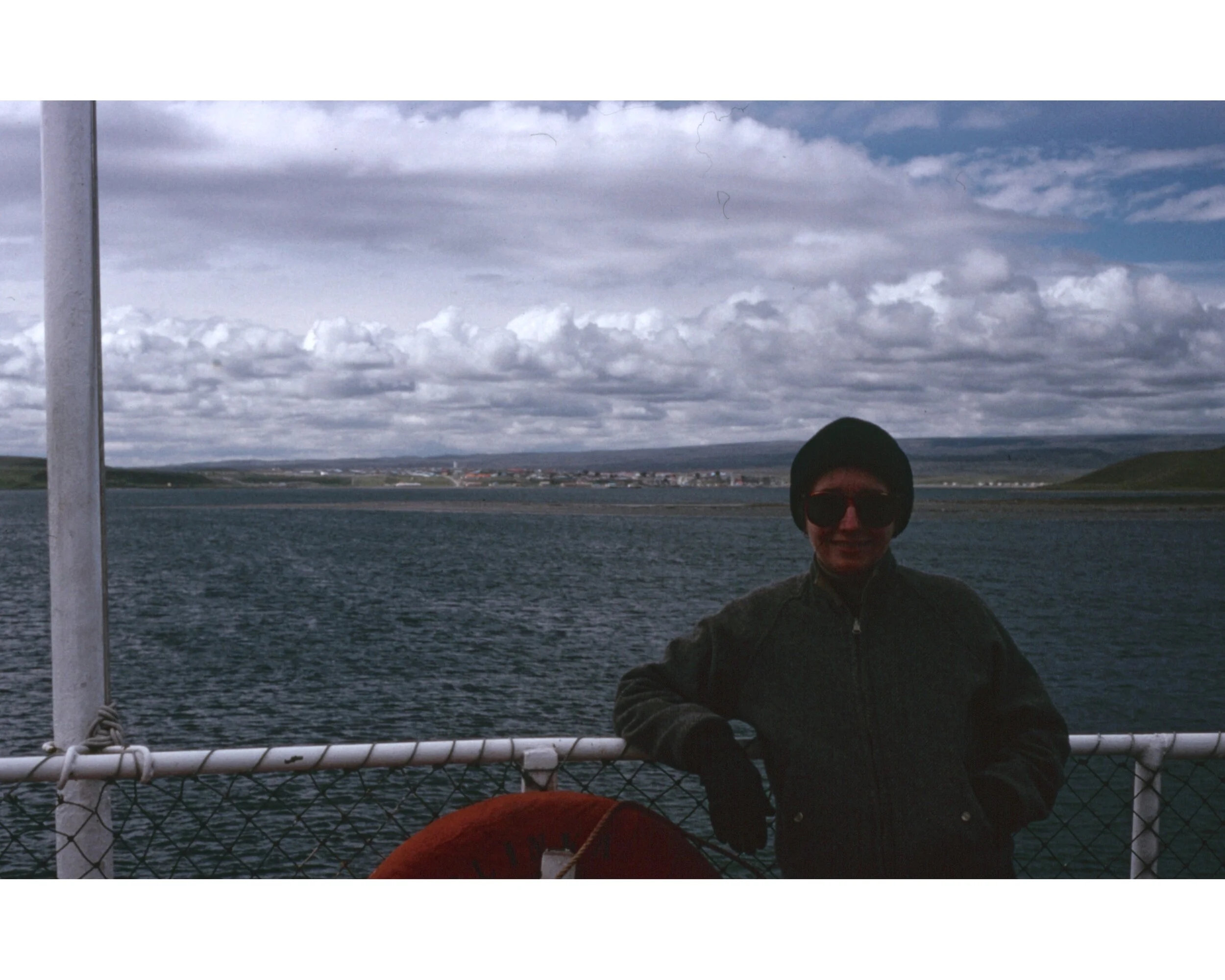  Noviembre 1990	Estrecho de Magellanes—Barco Melinka—Carrol Kindel 
