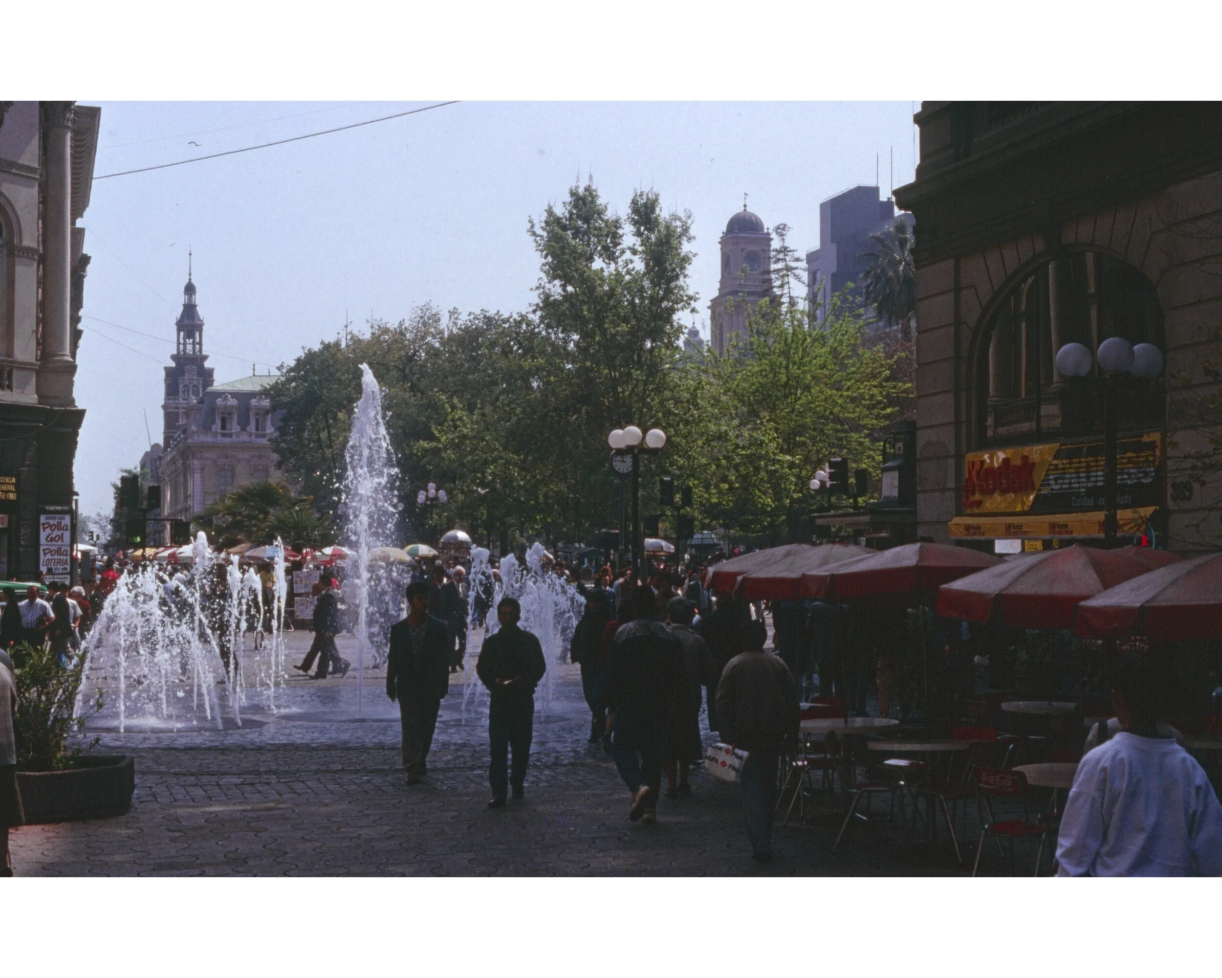  Noviembre 1990	Santiago—Cerca Plaza de Armas  