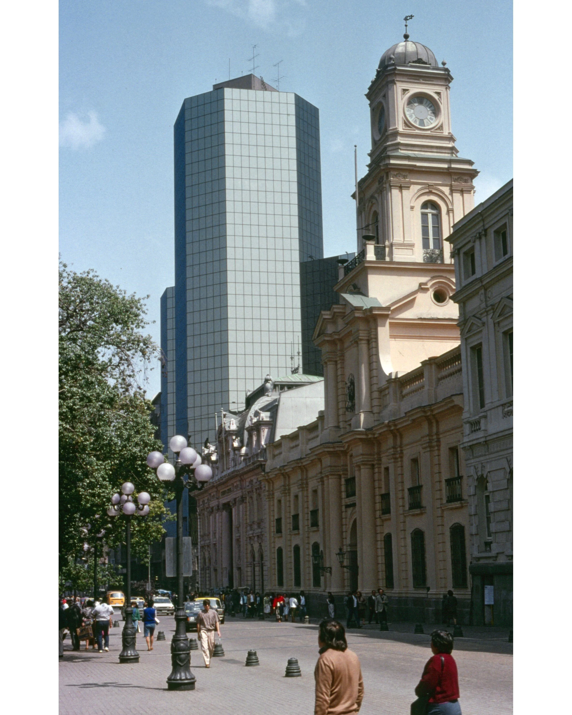  Noviembre 1990	Santiago—Museo Historico Nacional y Correo 