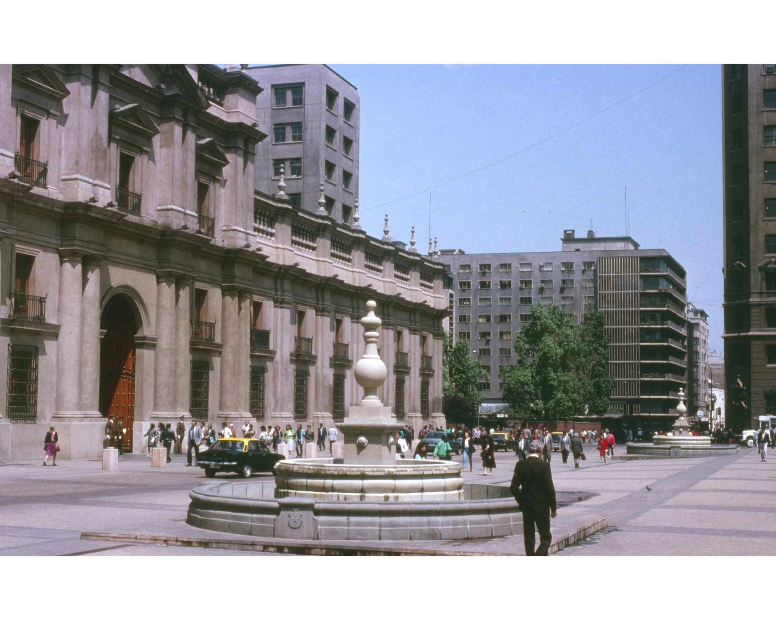 Noviembre 1990	Santiago—La Moneda y OCEPA (Oficina Central de Estadistica y Prognositico Agropecuaria) 