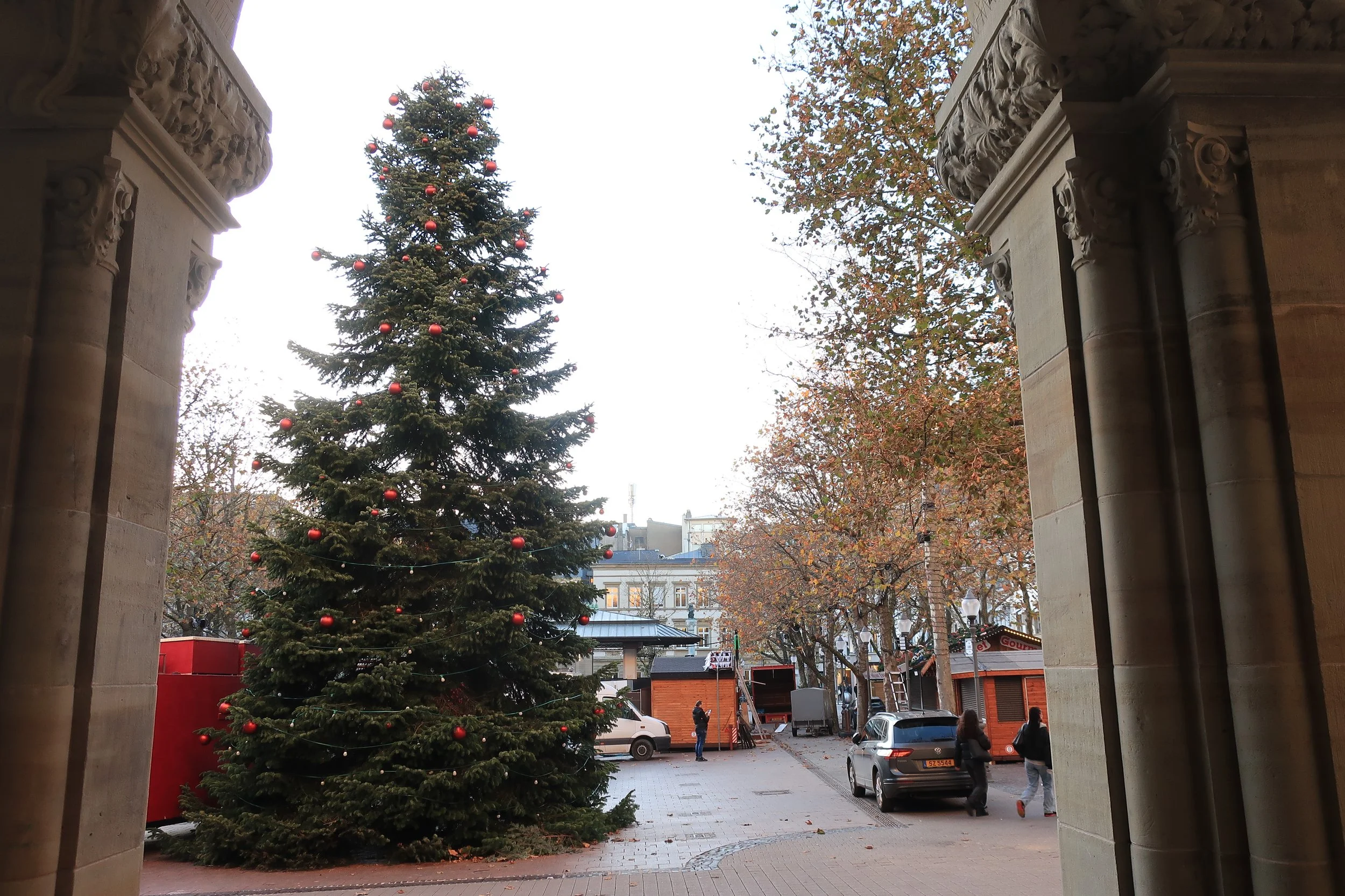  Luxembourg 2021--Place d'Armes--Holiday Decorations--CrescheMarkt and Tree 