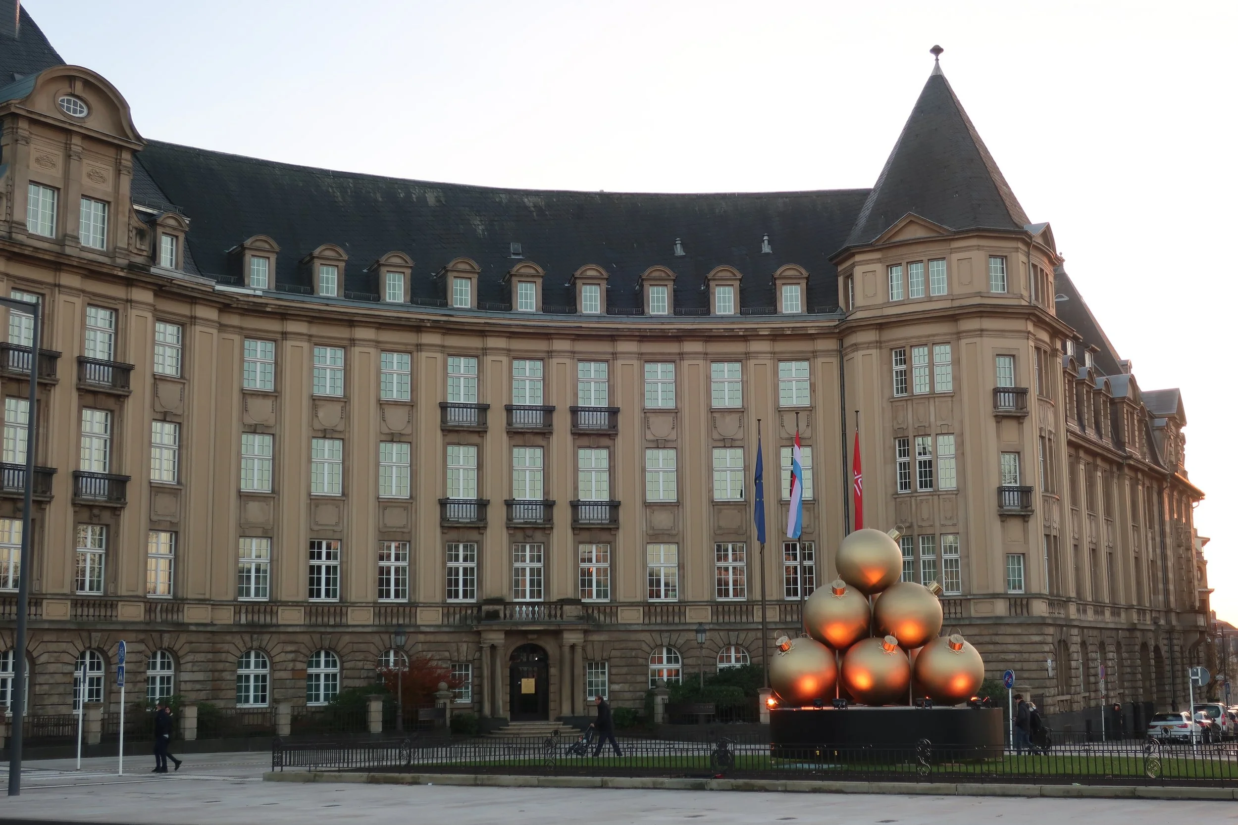  Luxembourg 2021--Place de Metz--Spuerkees Building with huge Christmas Ornaments 