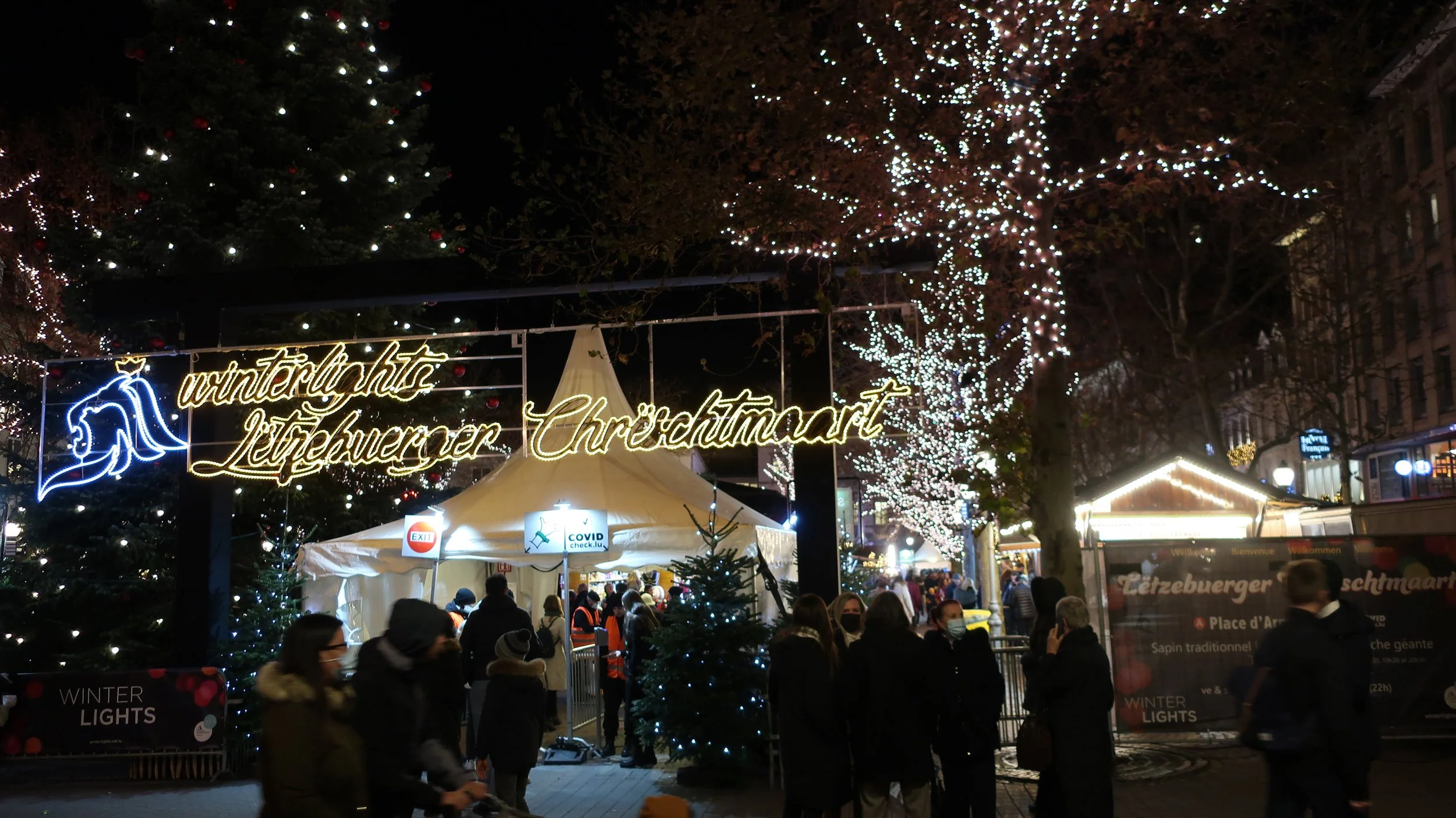  Luxembourg 2021--Place Guillaume holiday lighting and Creschtmaart 