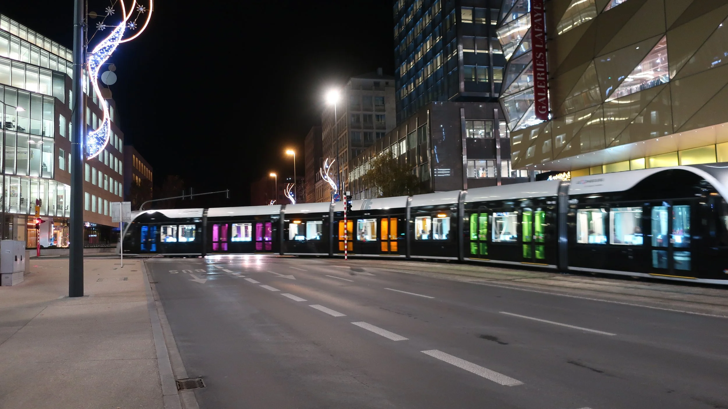  Luxembourg 2021--Rue Royal Holiday Lighting with Tram 