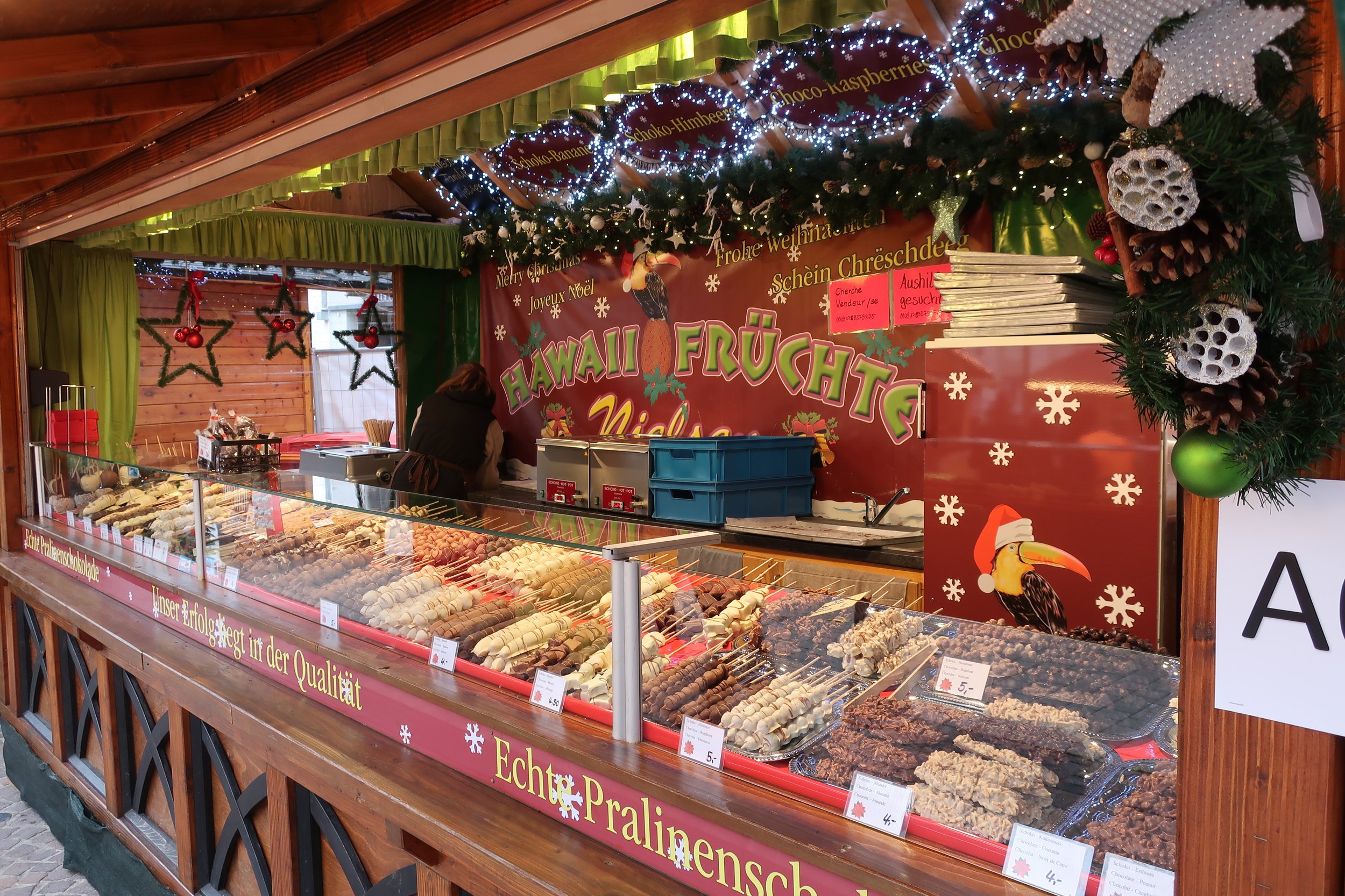  Luxembourg 2021--Place d' Armes--Holiday decorations and shops 