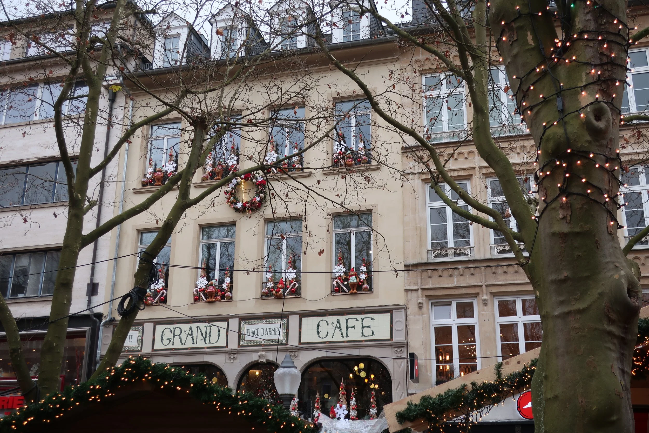  Luxembourg 2021--Place d' Armes--Holiday decorations and shops (Decorated Grand Cafe) 