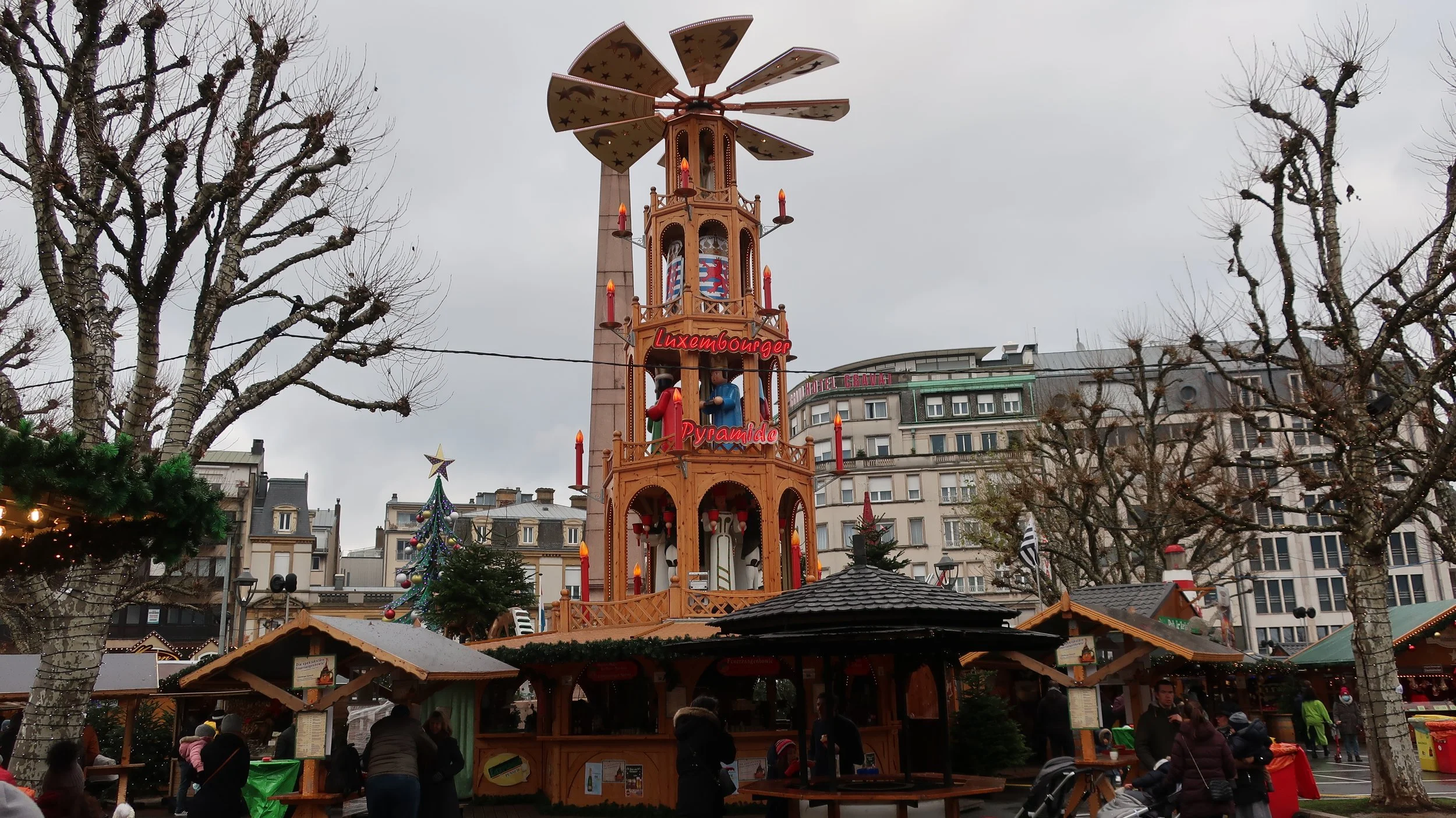  Luxembourg 2021--Place Gella Fra (Constitution)--Holiday decorations and shops--Pyramid 