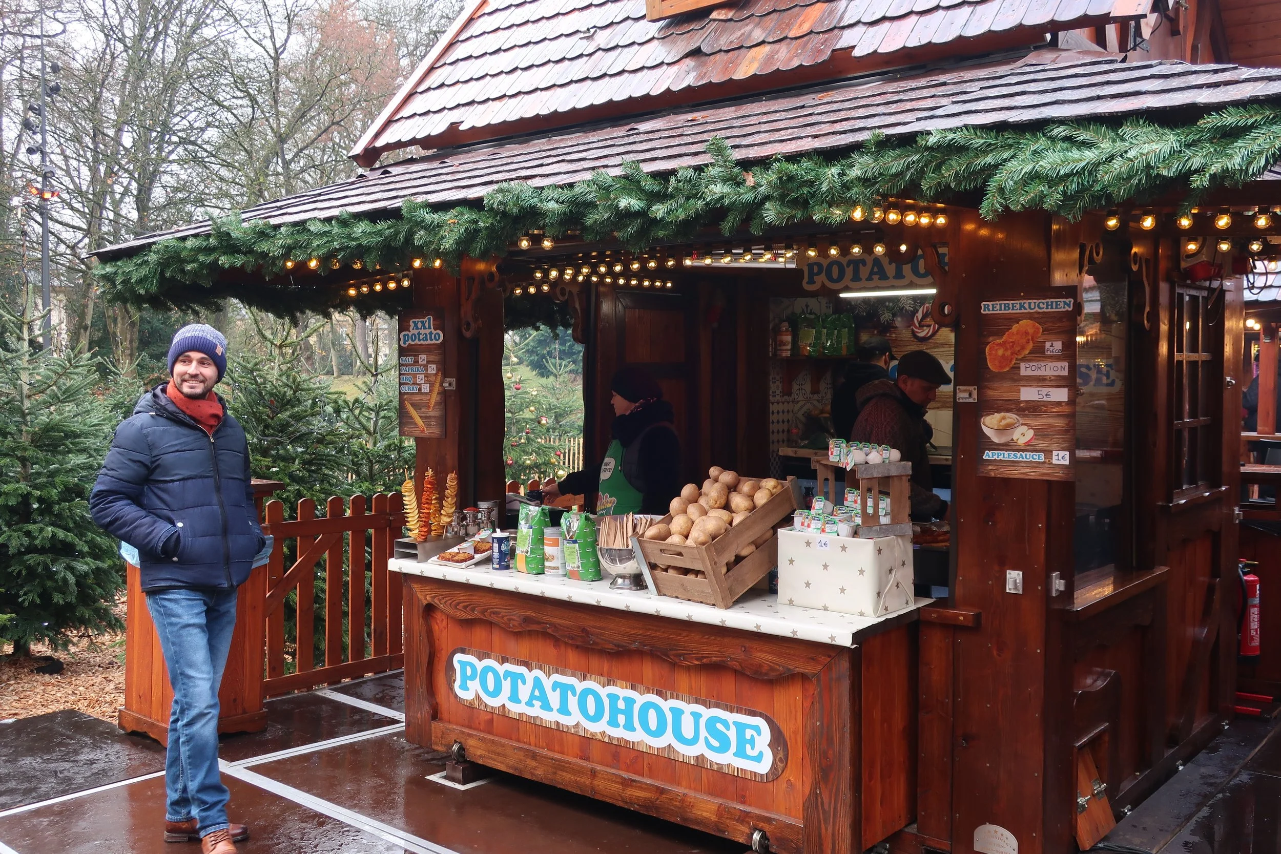  Luxembourg 2021--Kinnekswiss Meadow Ice Rink--Holiday Decorations with food and drink 